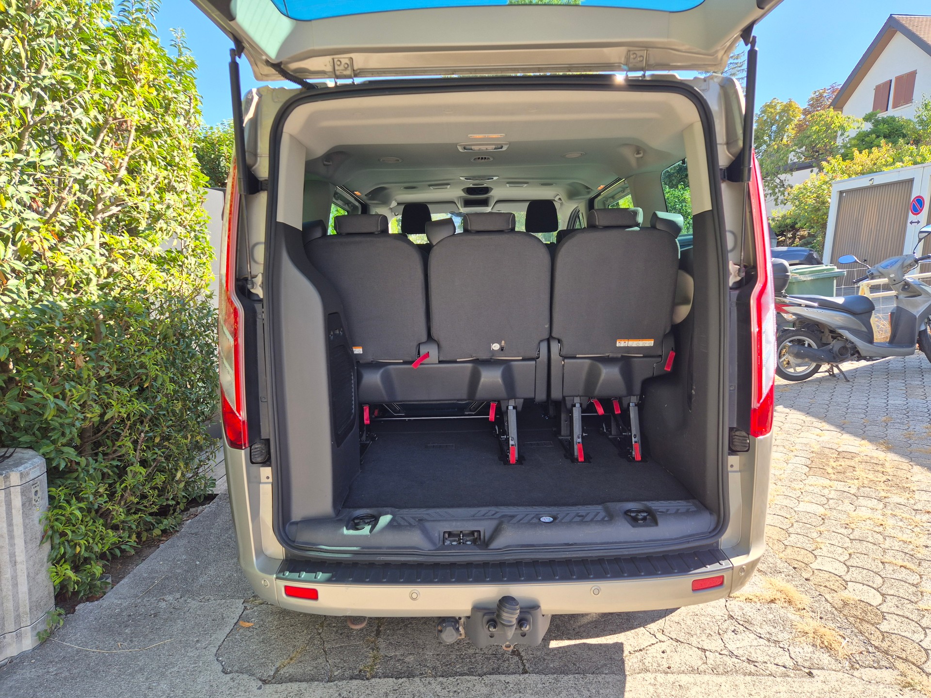 FORD Tourneo Custom 300 L1H1 Titanium-image-7