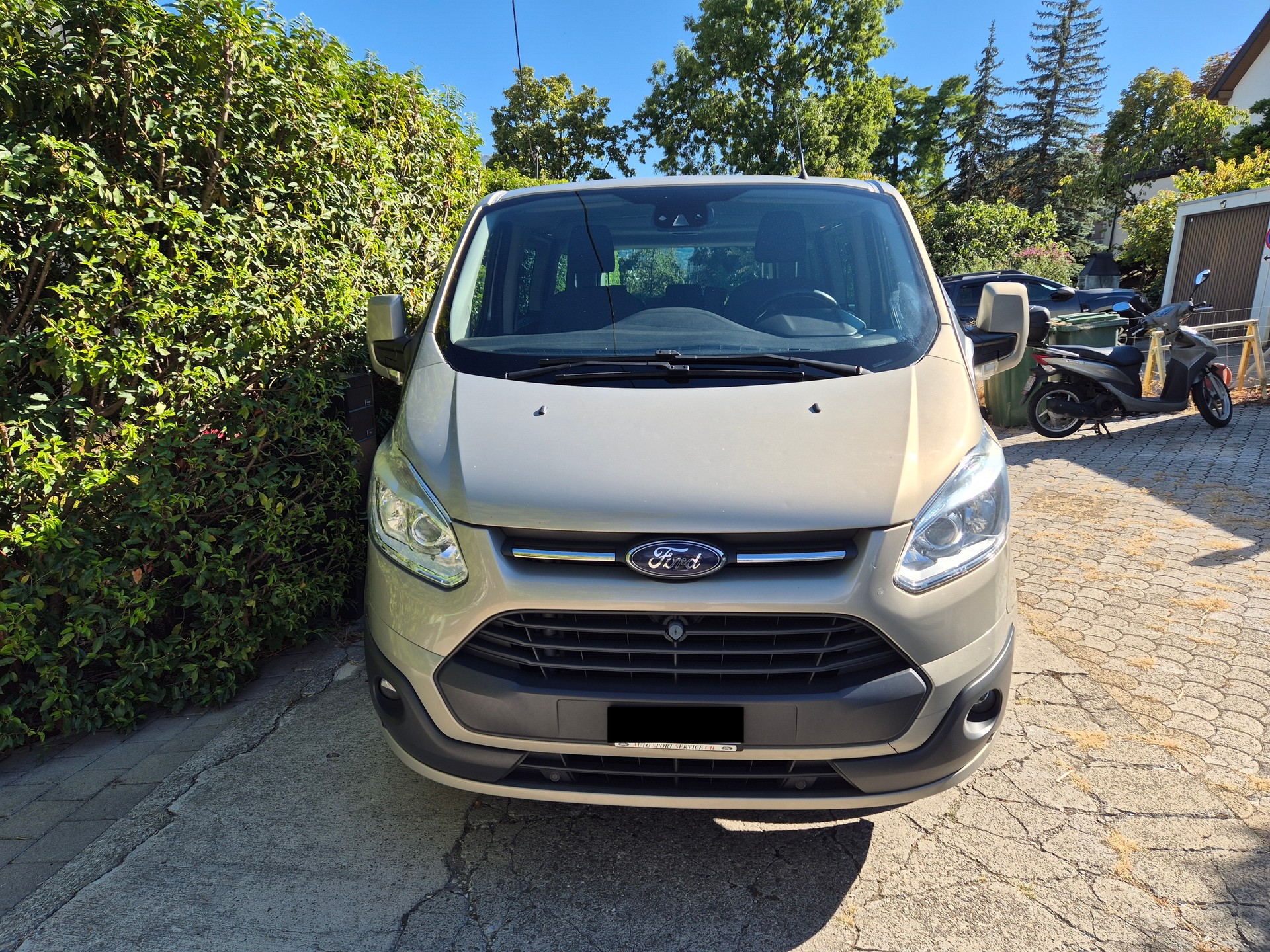 FORD Tourneo Custom 300 L1H1 Titanium-image-1