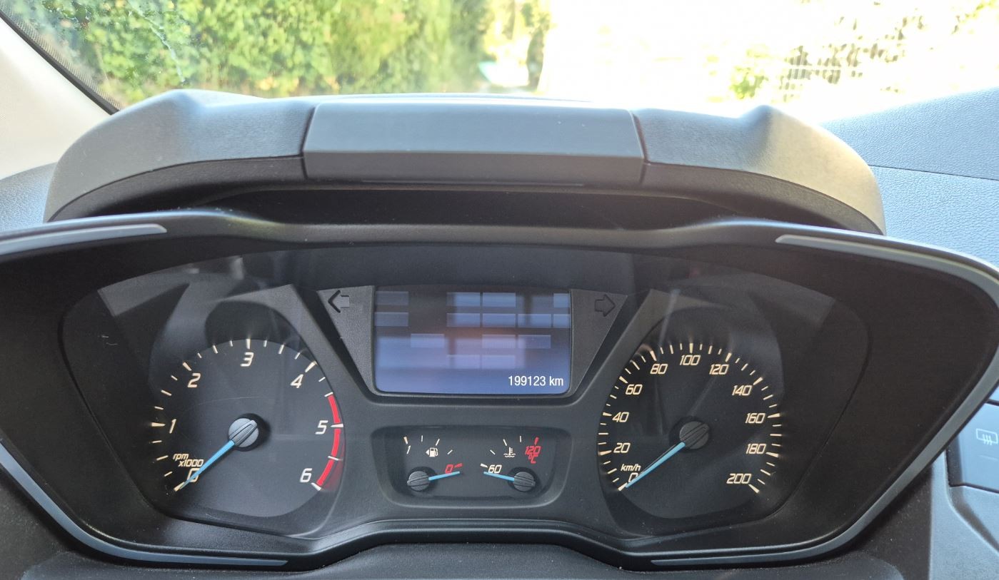 FORD Tourneo Custom 300 L1H1 Titanium-image-8