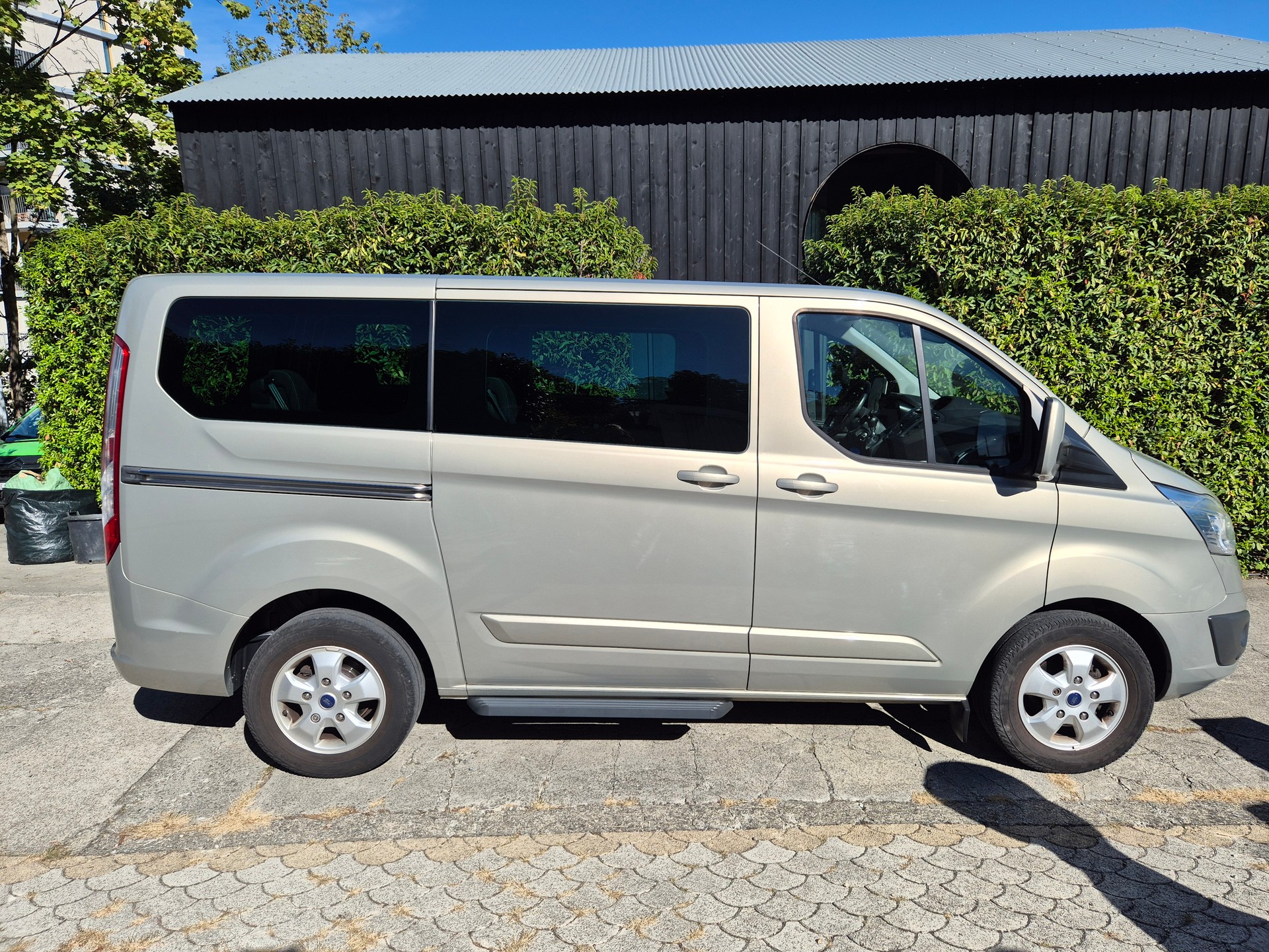 FORD Tourneo Custom 300 L1H1 Titanium-image-4