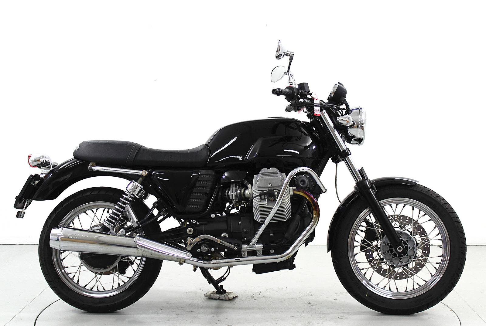 MOTO GUZZI V7 750 Classic-image-3