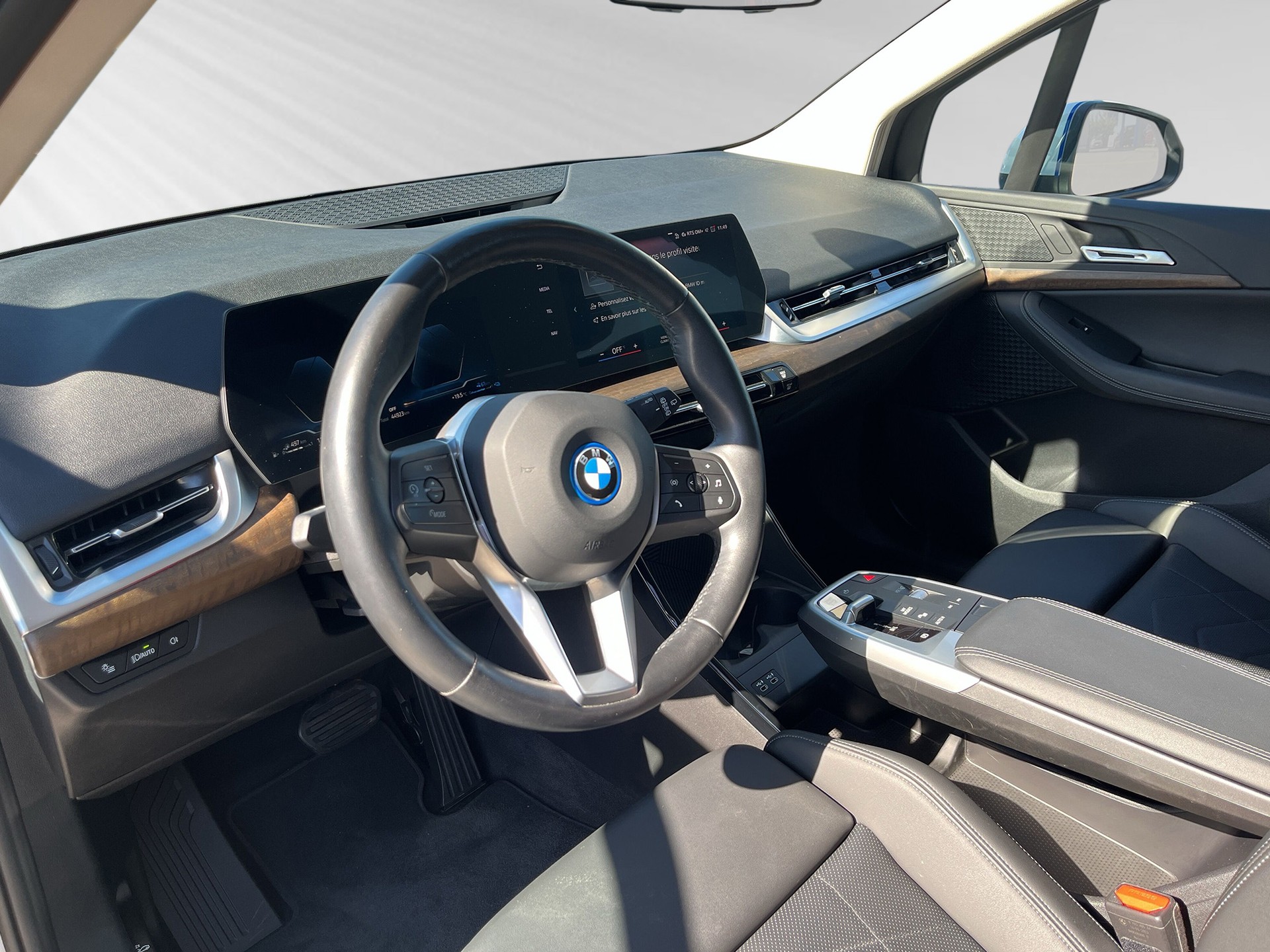 BMW 225e xDrive Active Tourer Luxury Line-showroom-element-3