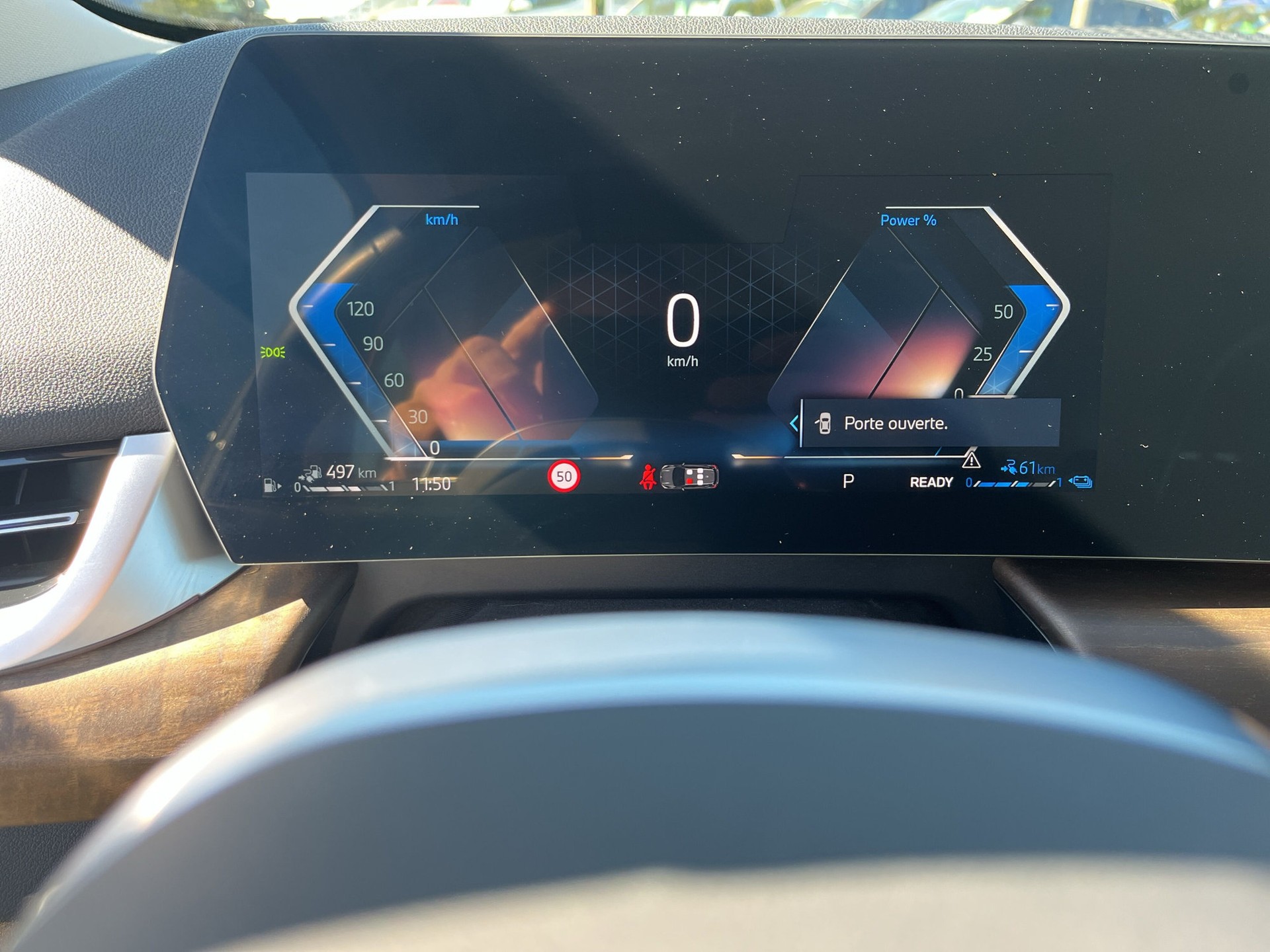 BMW 225e xDrive Active Tourer Luxury Line-image-13