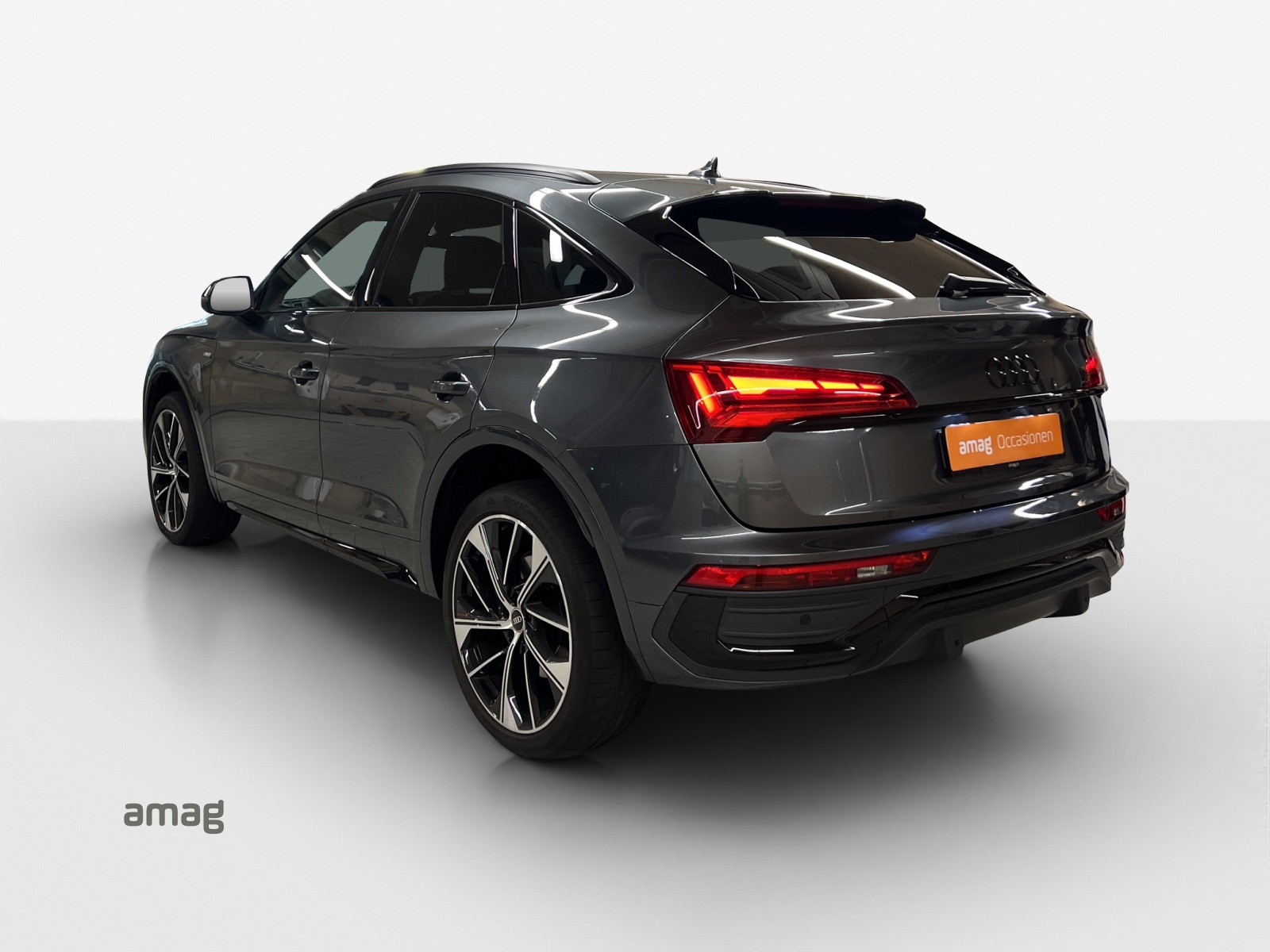 AUDI Q5 Sportback 40 TDI Blackedition quattro S-tronic-showroom-element-2