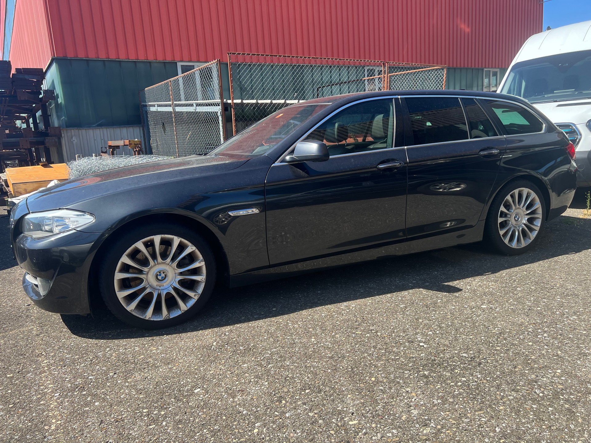 BMW 535i xDrive Touring Steptronic-image-14