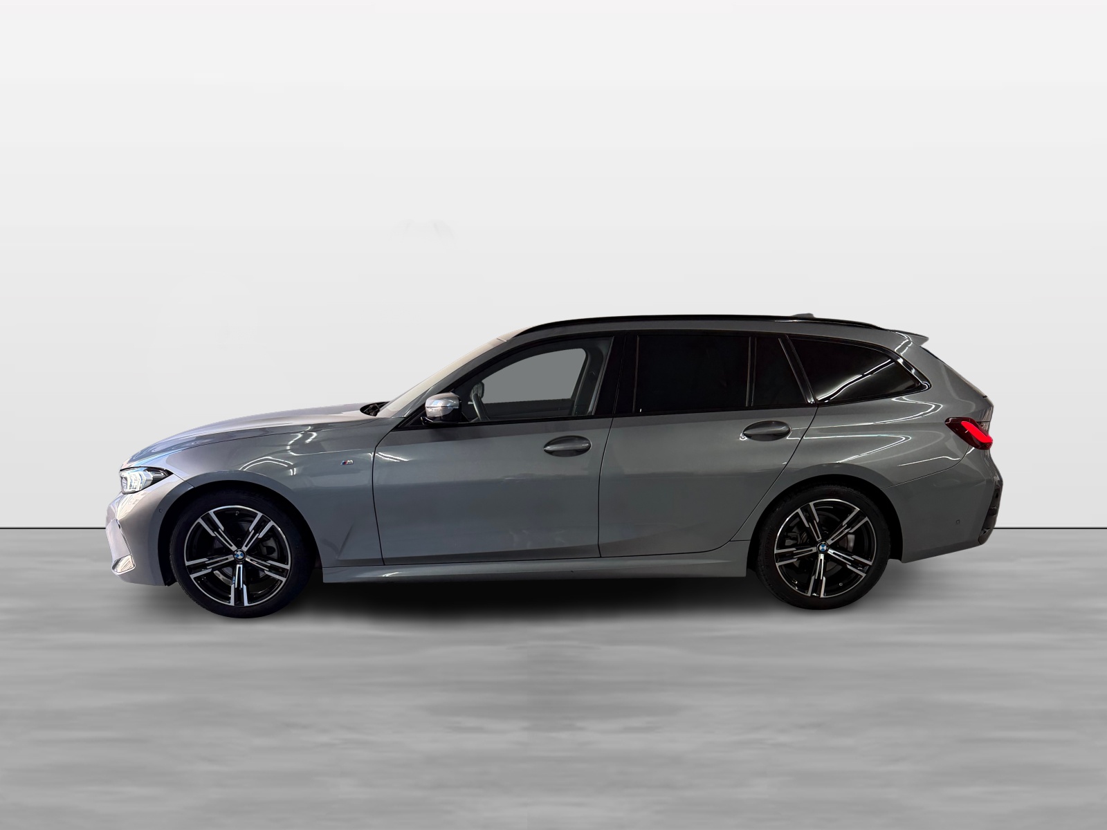 BMW 320d xDrive 48V Touring Steptronic M Sport-showroom-element-2