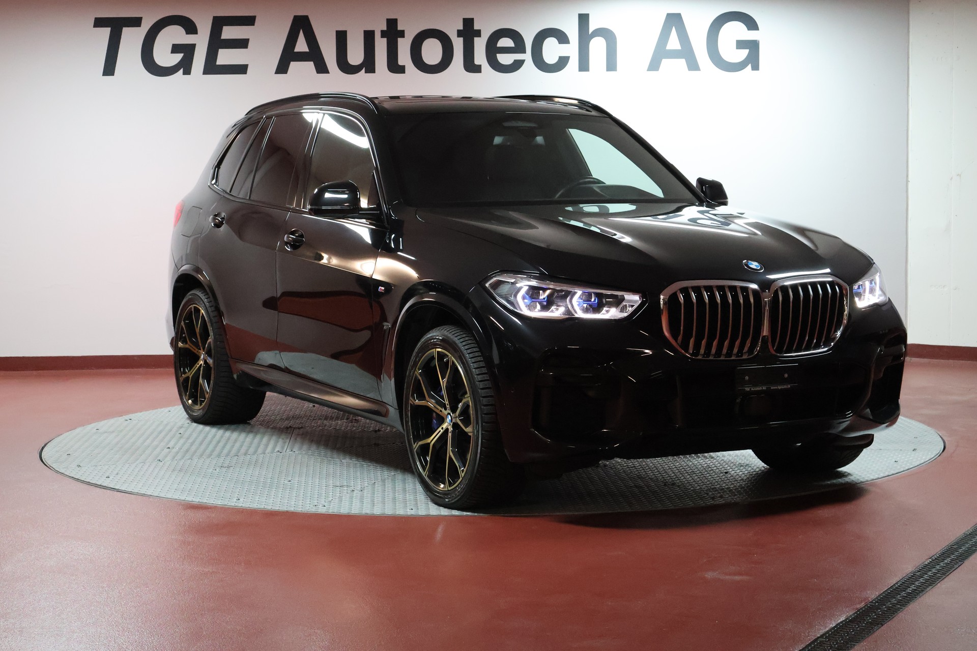 BMW X5 xDrive 48V 40d M Sport Steptronic-showroom-element-2