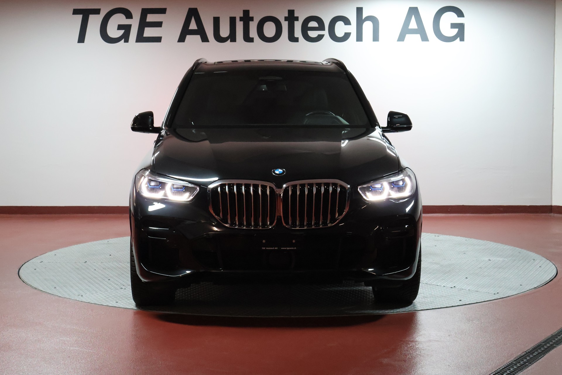 BMW X5 xDrive 48V 40d M Sport Steptronic-showroom-element-1