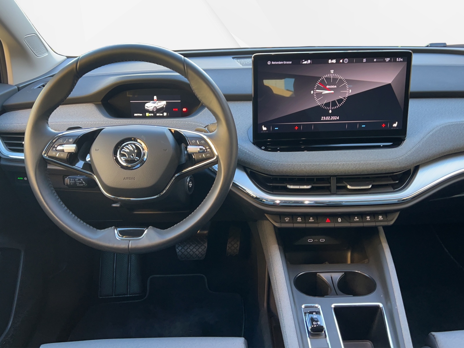 SKODA Enyaq iV 80-image-9