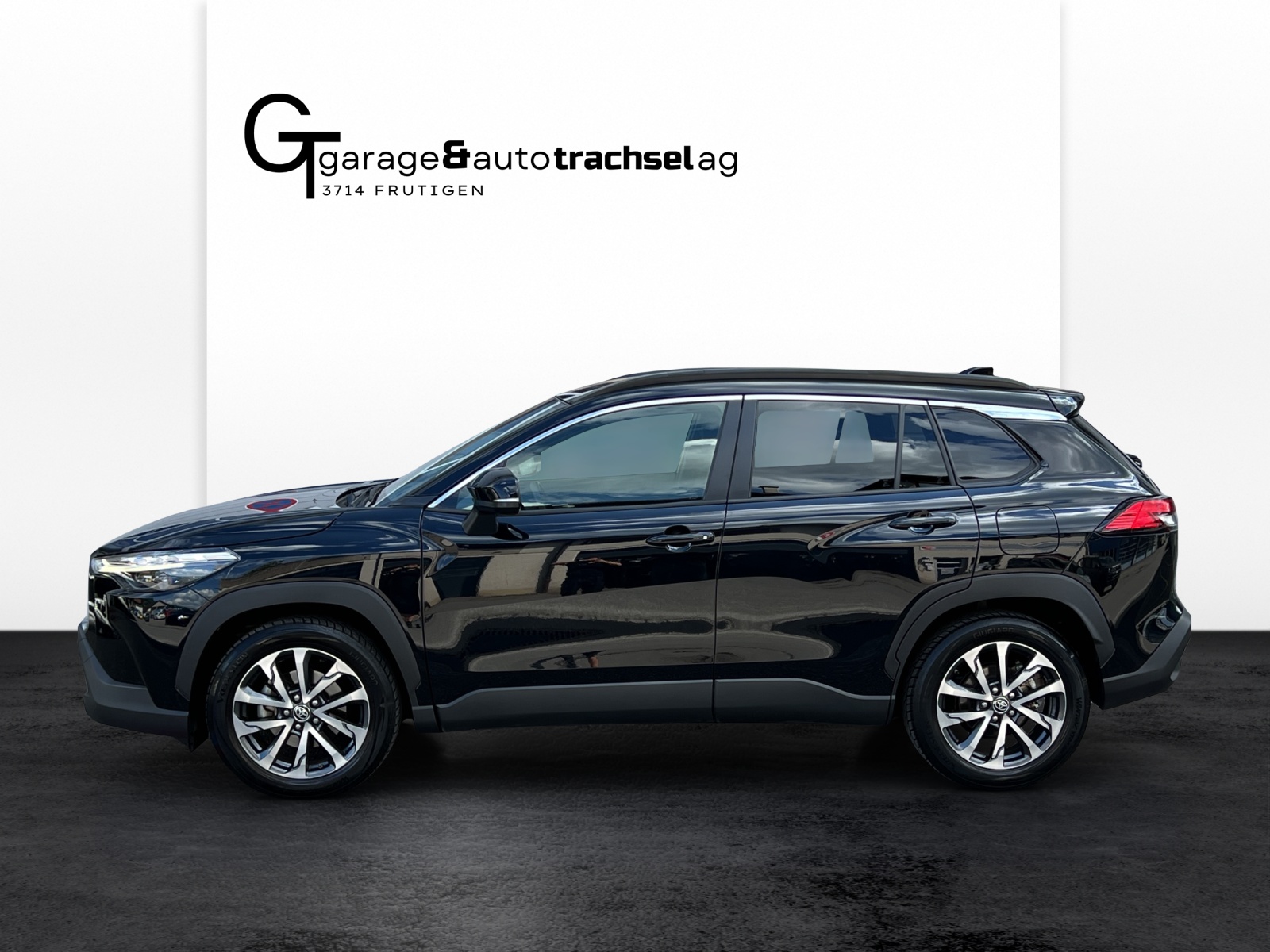 TOYOTA Corolla Cross 2.0 4WD Comfort e-CVT-showroom-element-1