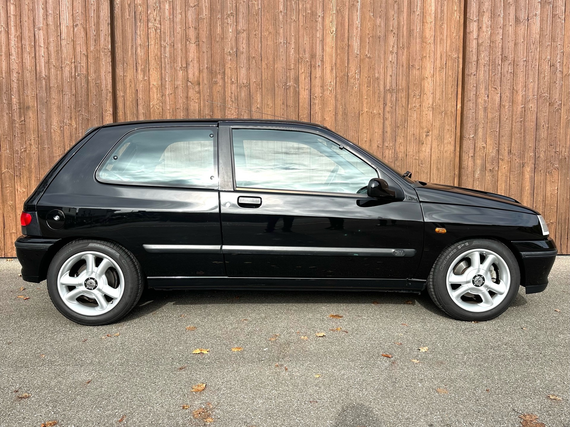 RENAULT Clio 1.8 16V