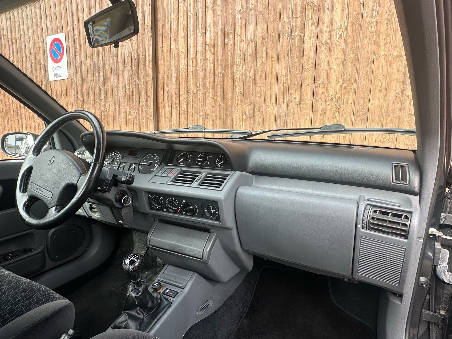 RENAULT Clio 1.8 16V-image-15