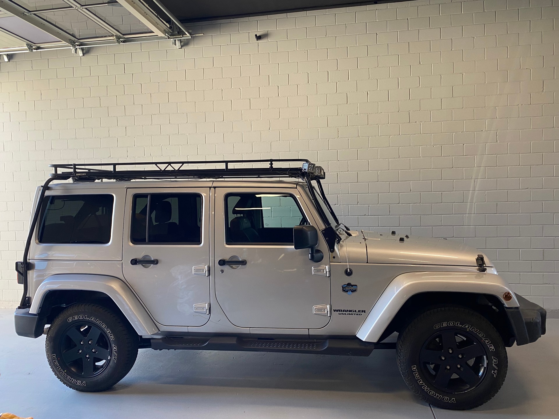 JEEP 2.8CRD Unlimited Arctic Automatic-image-1