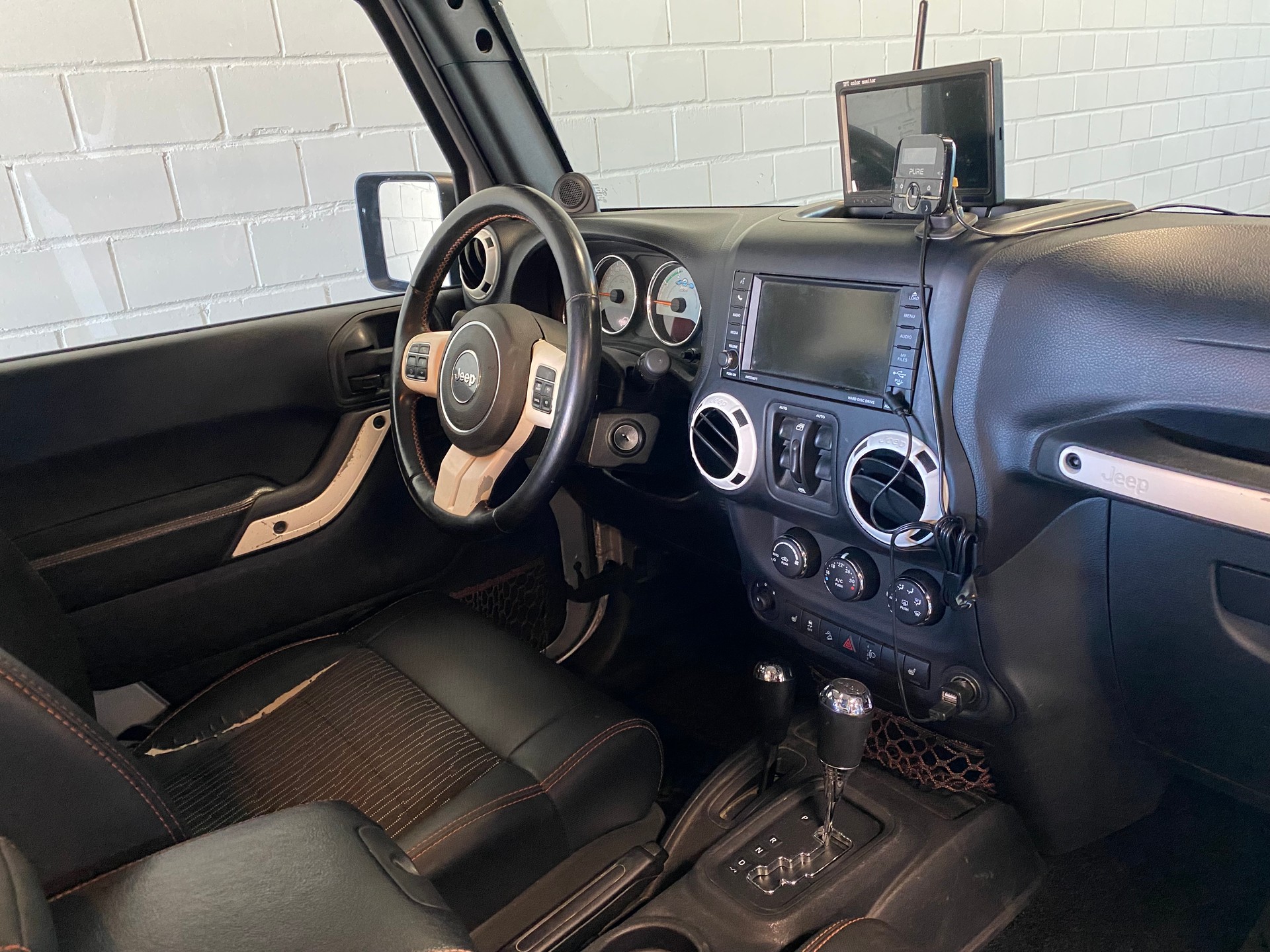 JEEP 2.8CRD Unlimited Arctic Automatic-image-8