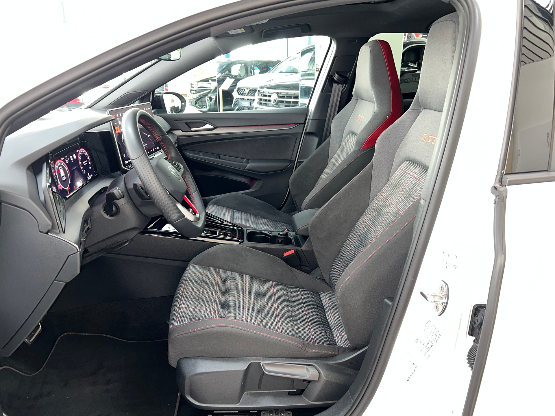 VW Golf 2.0 TSI GTI DSG / Neustes Model / 4.3% Leasing-image-20