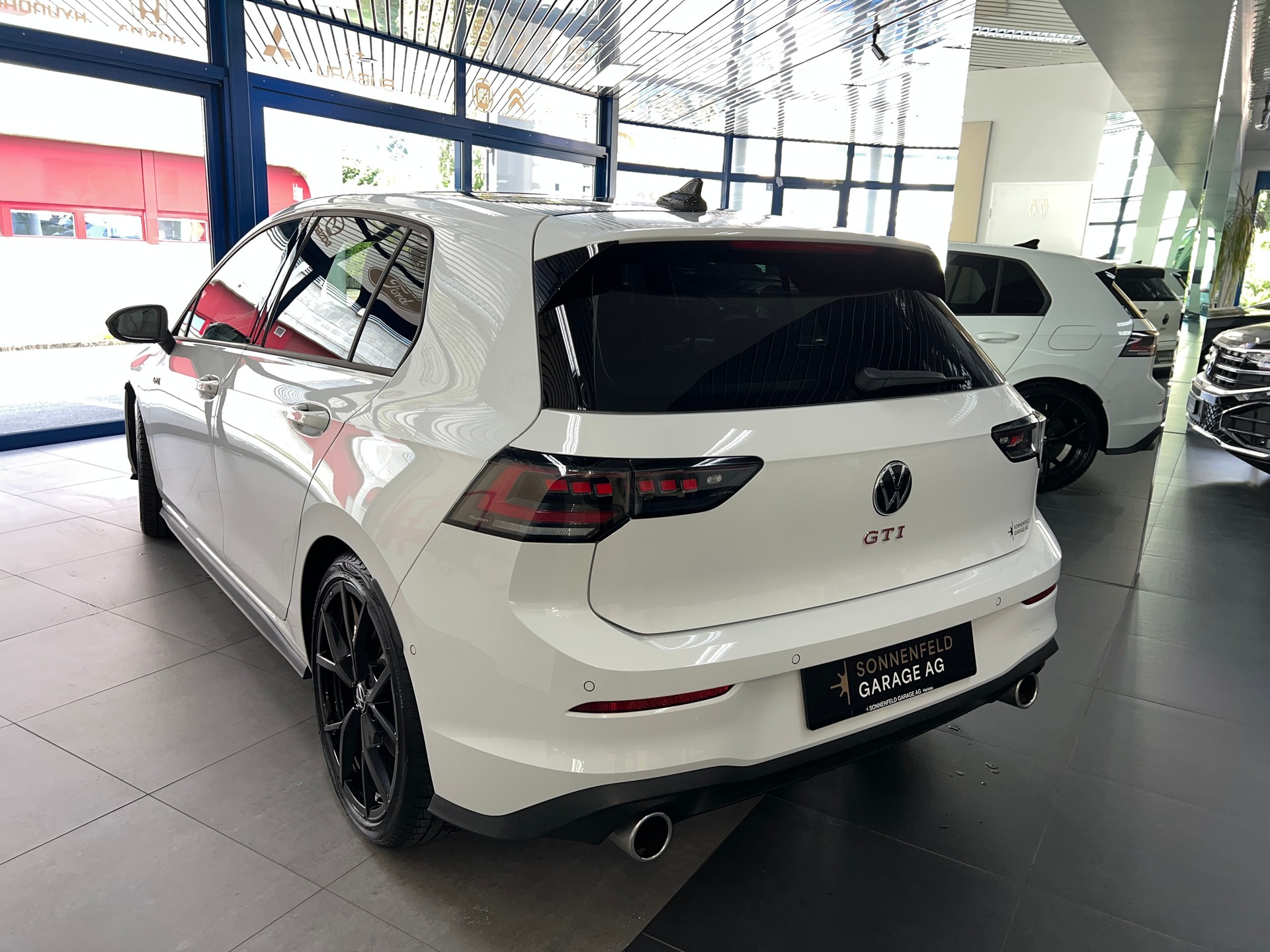 VW Golf 2.0 TSI GTI DSG / Neustes Model / 4.3% Leasing-image-4