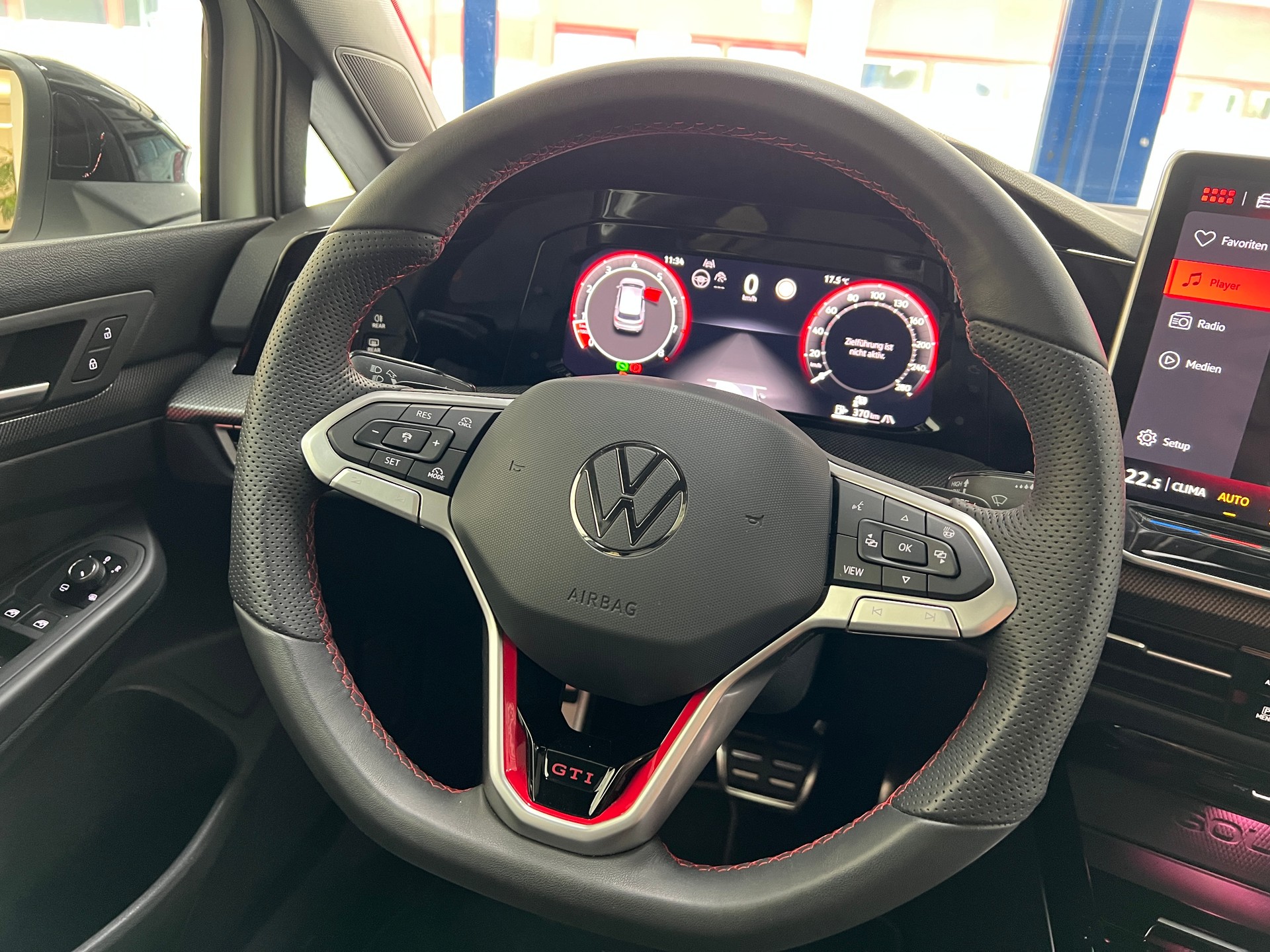 VW Golf 2.0 TSI GTI DSG / Neustes Model / 4.3% Leasing-image-13