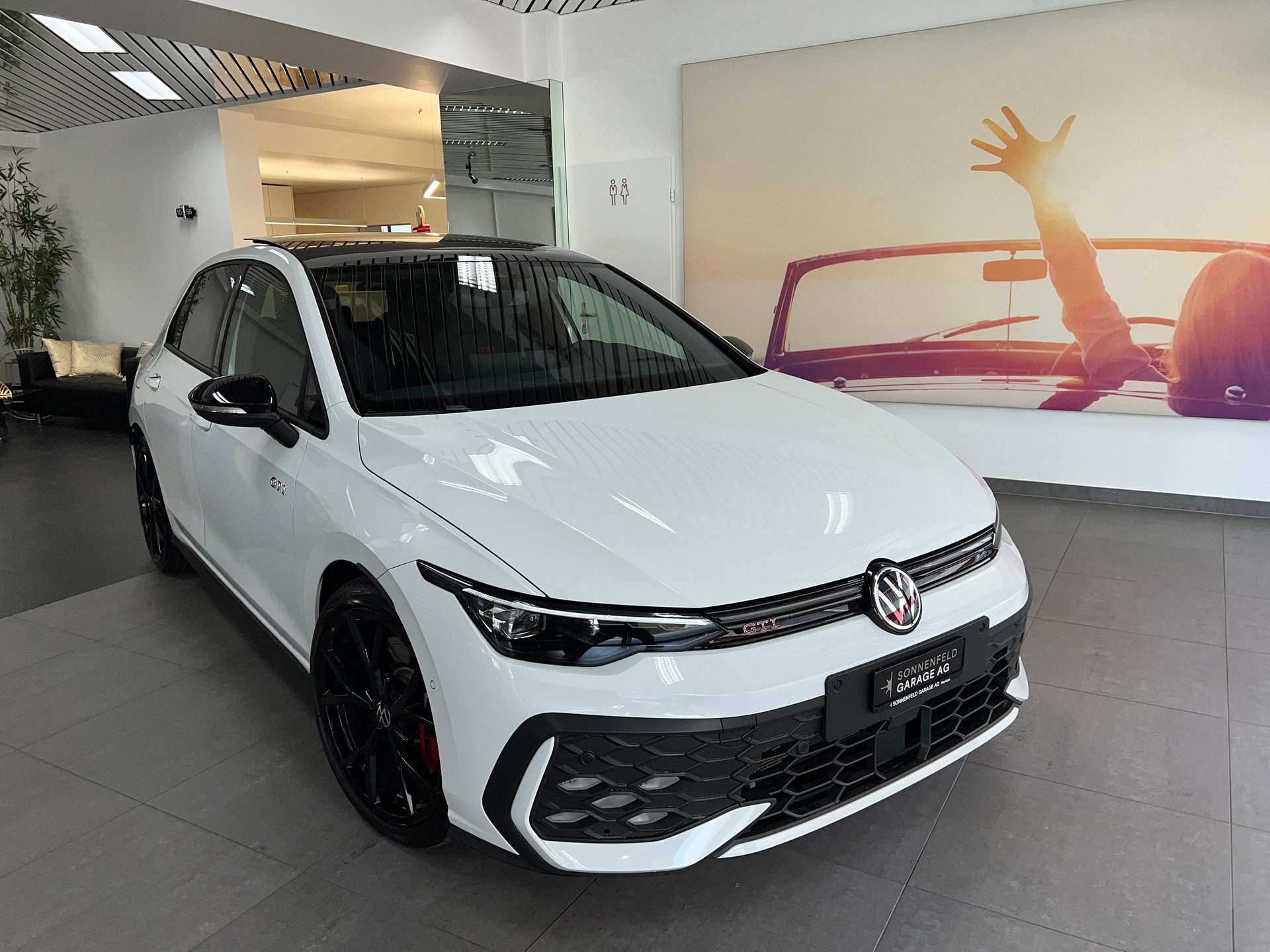 VW Golf 2.0 TSI GTI DSG / Neustes Model / 4.3% Leasing-showroom-element-1