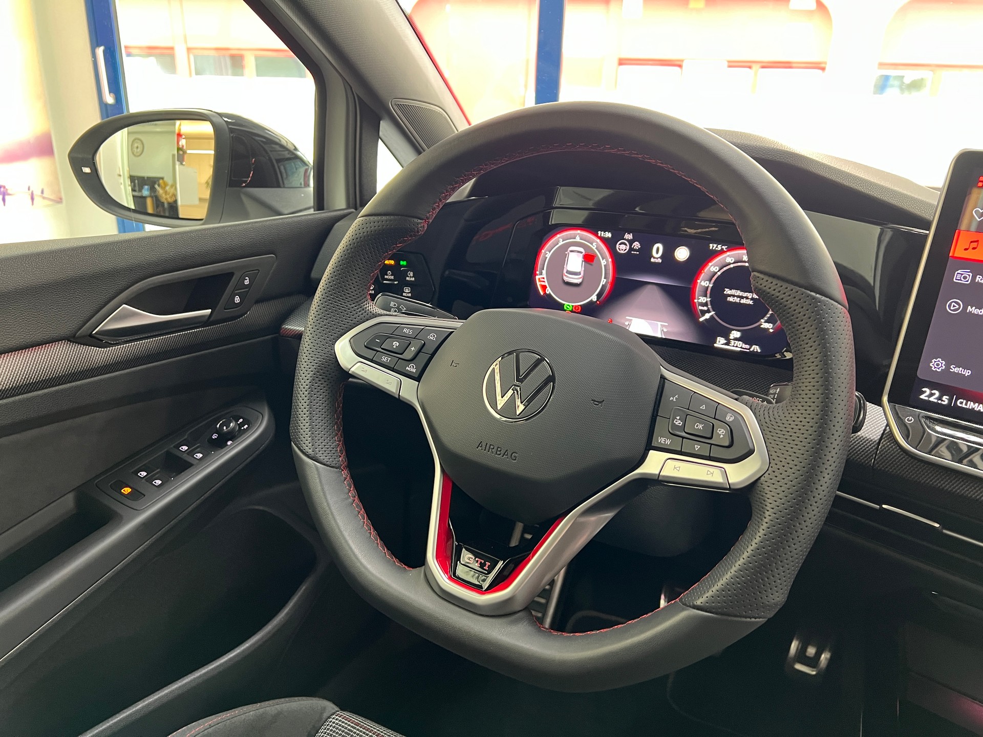 VW Golf 2.0 TSI GTI DSG / Neustes Model / 4.3% Leasing-image-12