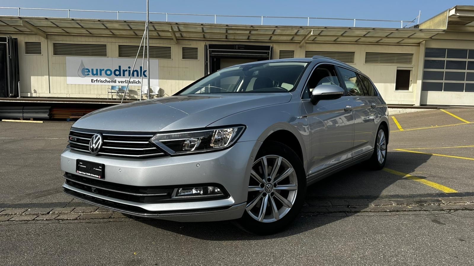 VW Passat Variant 2.0 TDI BMT Comfortline DSG 4Motion-image-18