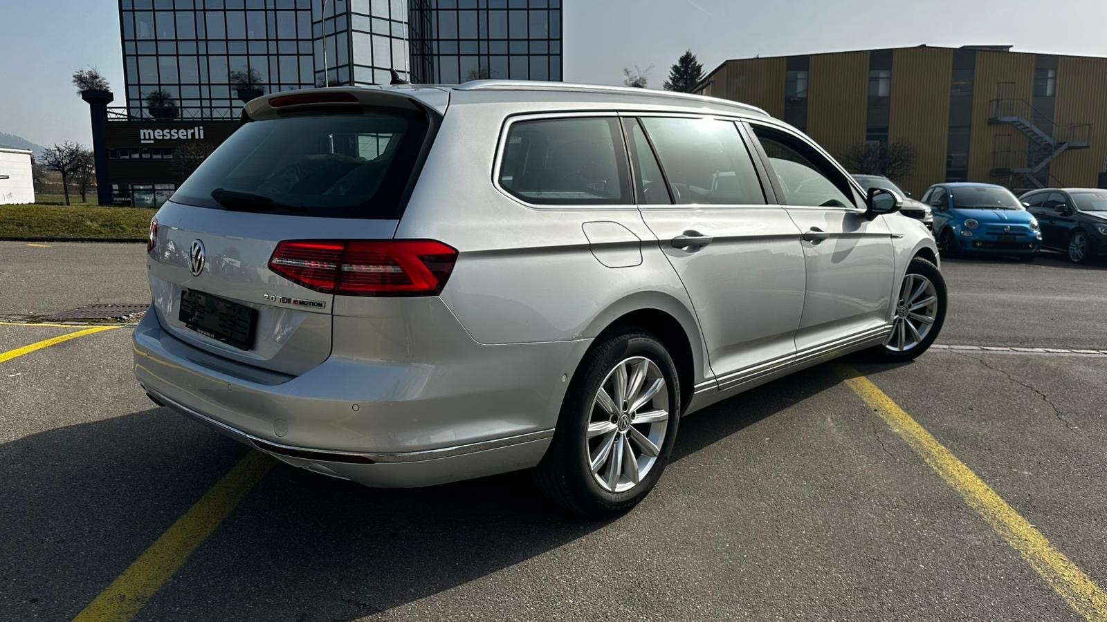 VW Passat Variant 2.0 TDI BMT Comfortline DSG 4Motion-image-16