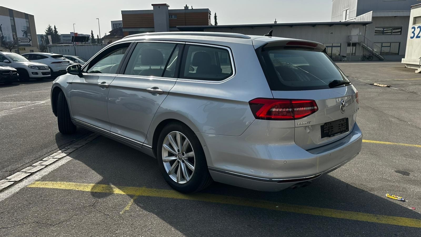VW Passat Variant 2.0 TDI BMT Comfortline DSG 4Motion-image-17