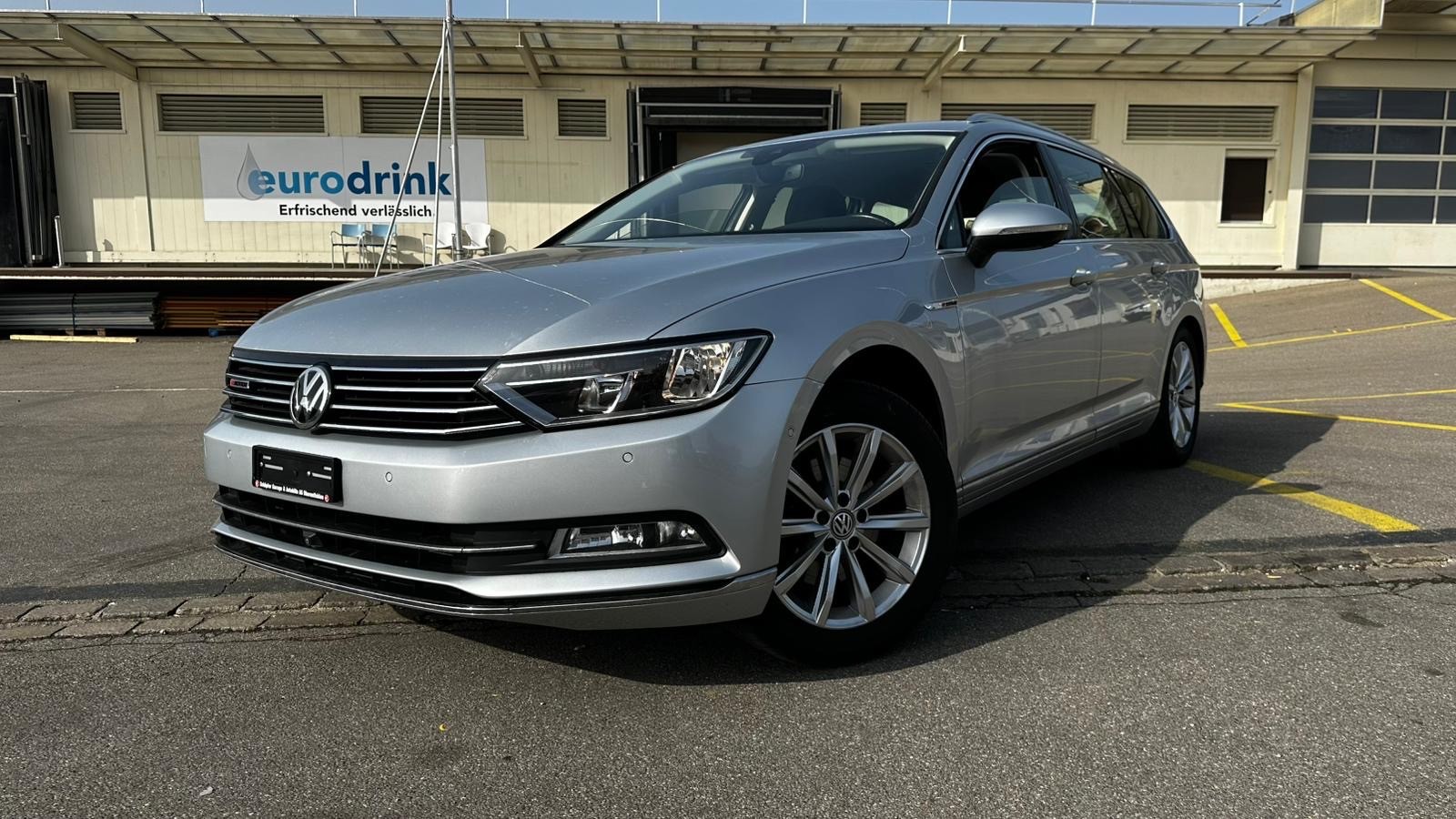 VW Passat Variant 2.0 TDI BMT Comfortline DSG 4Motion-image-12