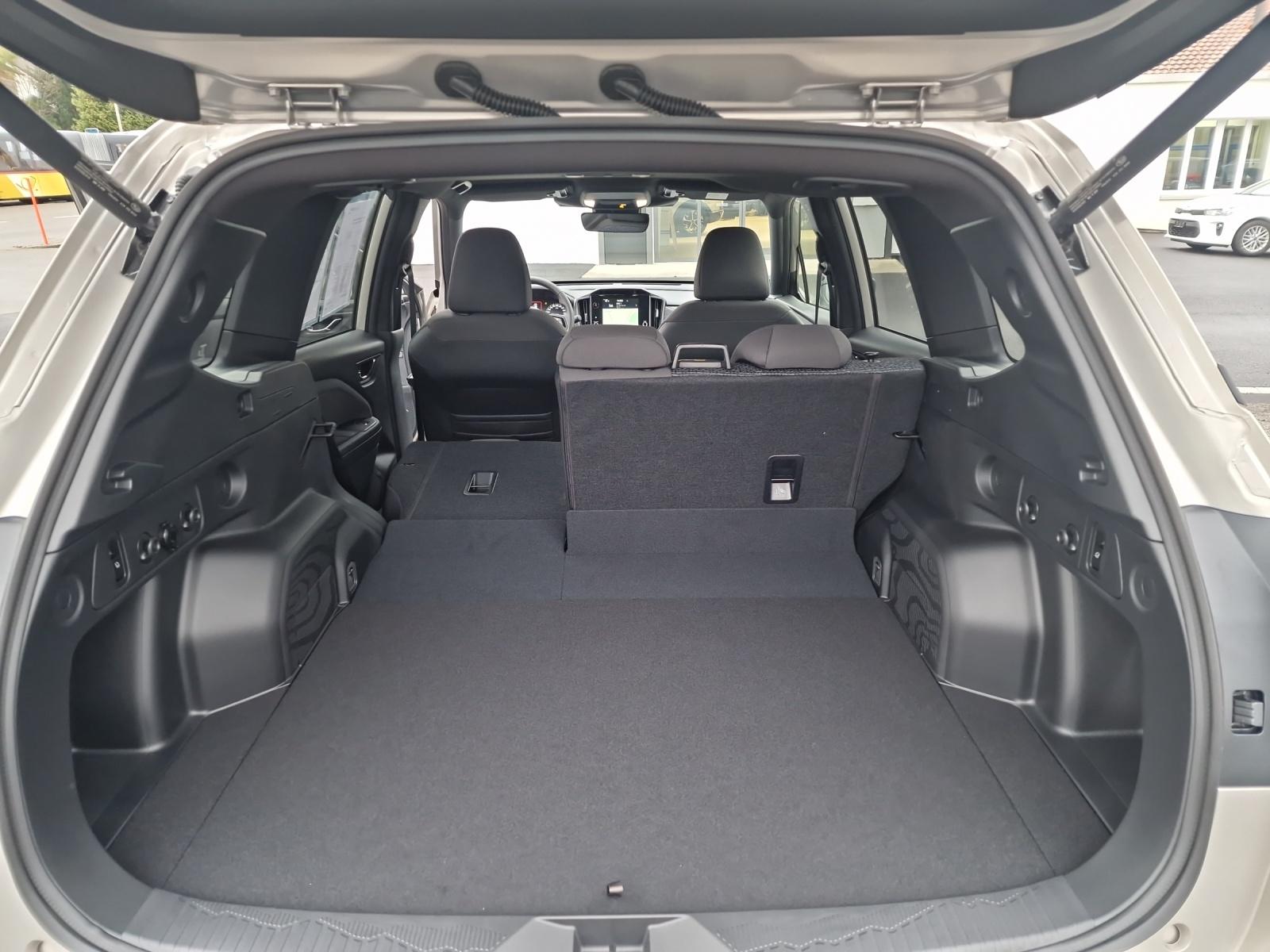 SUBARU Forester Station 2.0i e-Boxer Swiss Plus-image-10