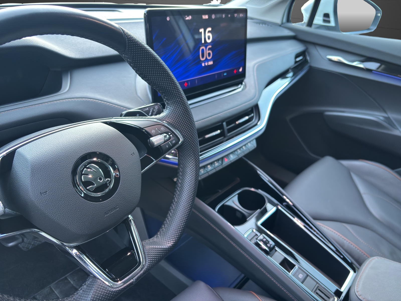 SKODA Enyaq iV 80x-showroom-element-3