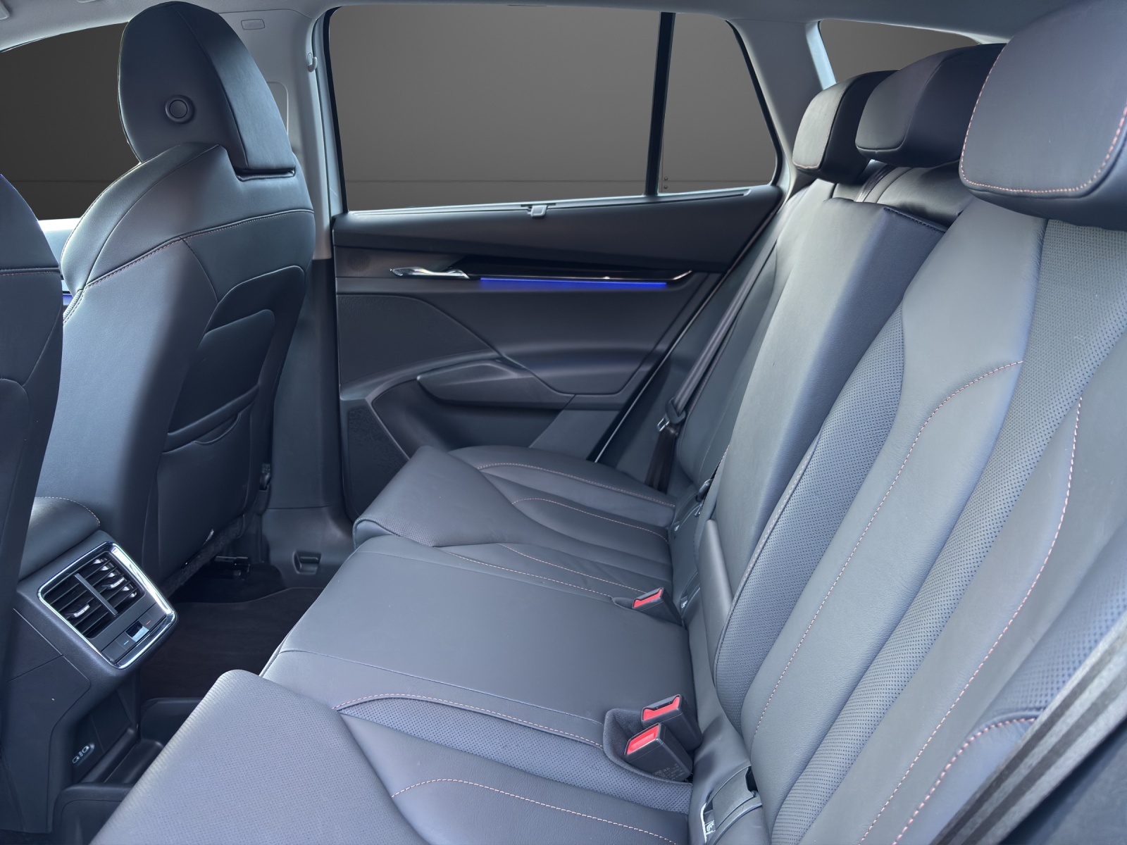 SKODA Enyaq iV 80x-image-10
