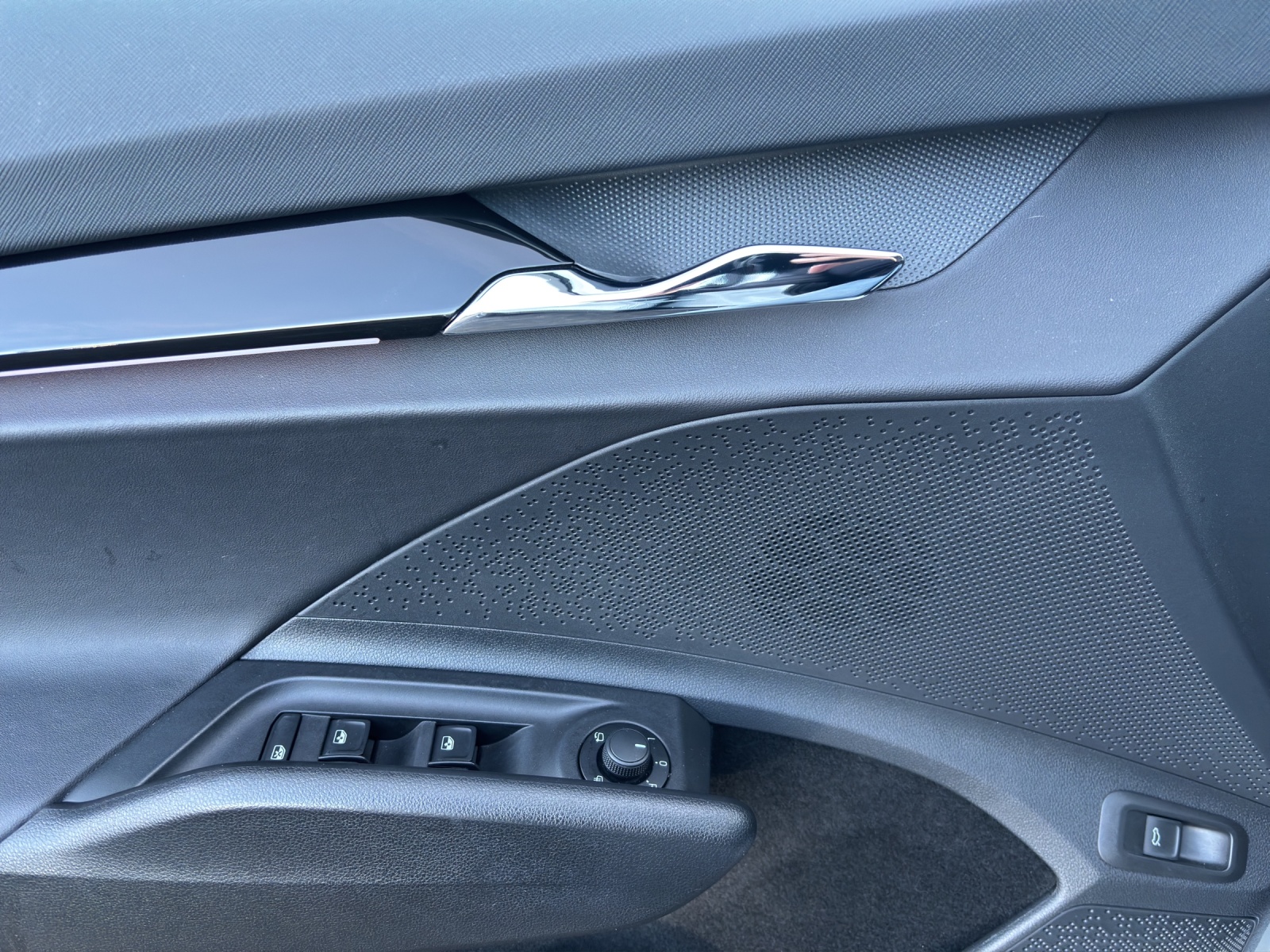 SKODA Enyaq iV 80x-image-9