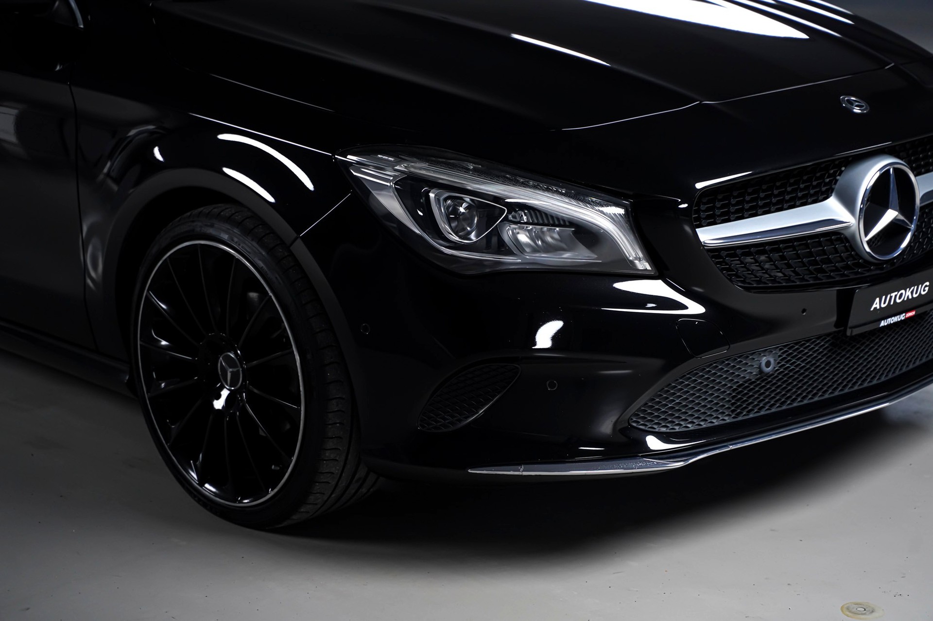 MERCEDES-BENZ CLA Shooting Brake 220 d Urban 4Matic 7G-DCT-showroom-element-3