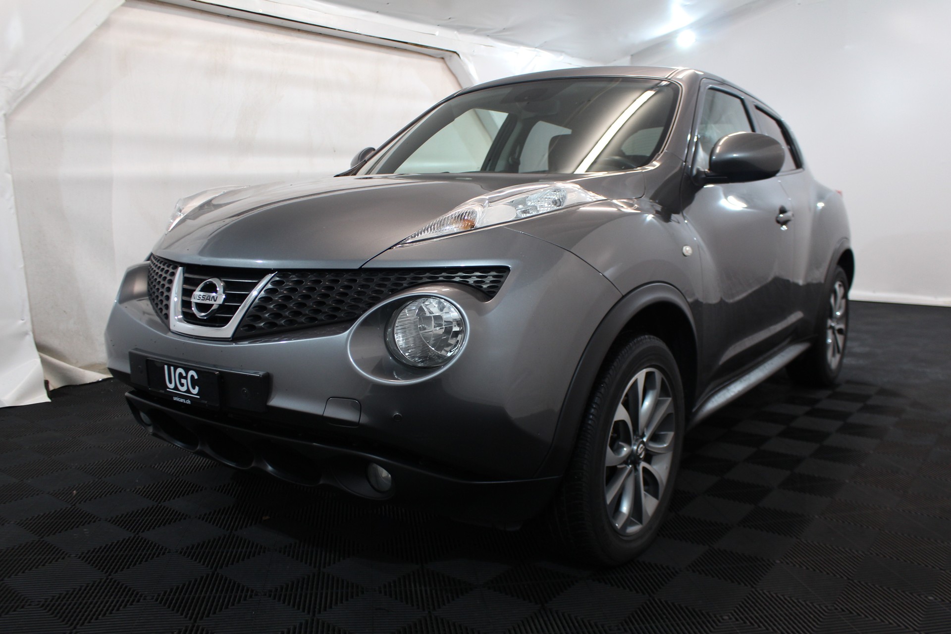 NISSAN Juke 1.6 DIG-T Tekna 4x4-showroom-element-2