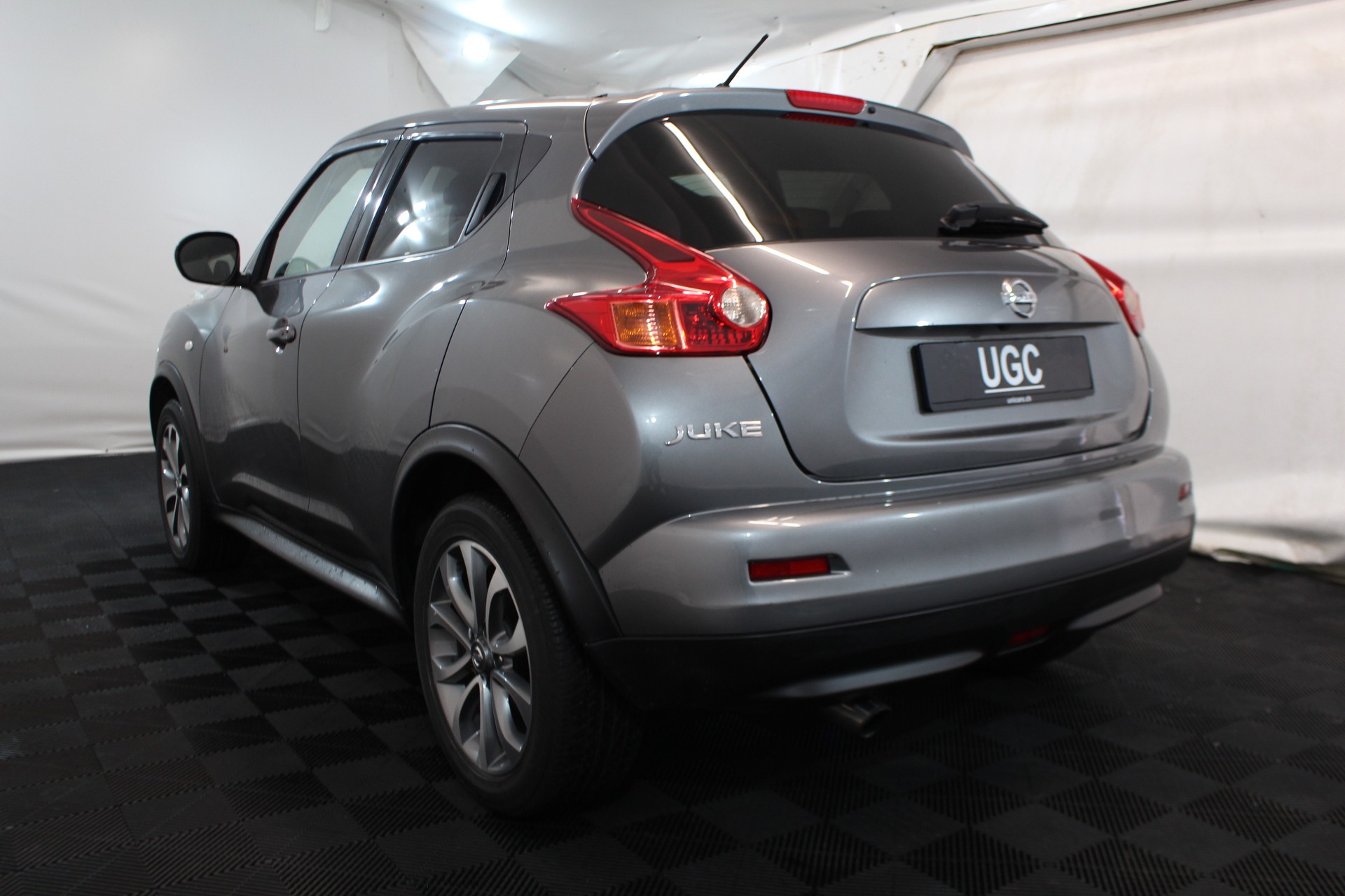 NISSAN Juke 1.6 DIG-T Tekna 4x4-showroom-element-3