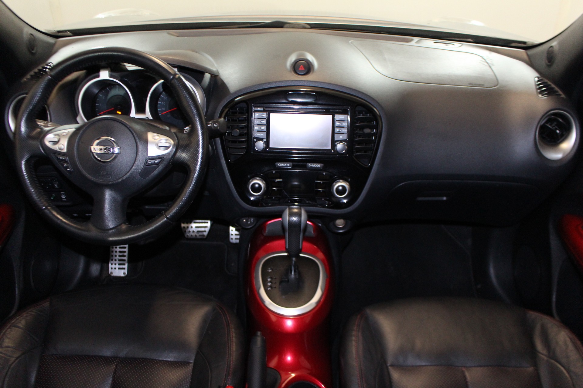 NISSAN Juke 1.6 DIG-T Tekna 4x4-image-12