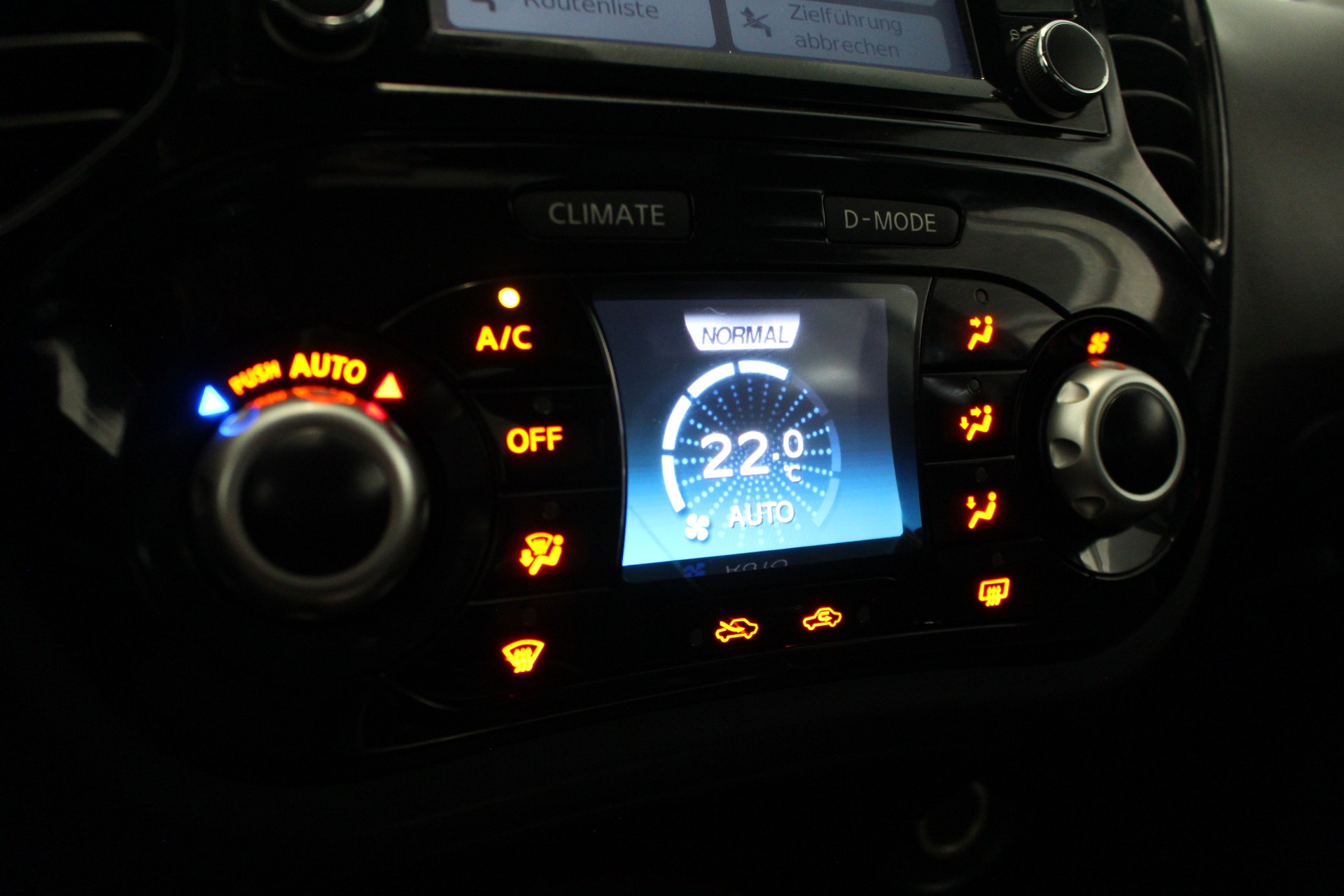 NISSAN Juke 1.6 DIG-T Tekna 4x4-image-18