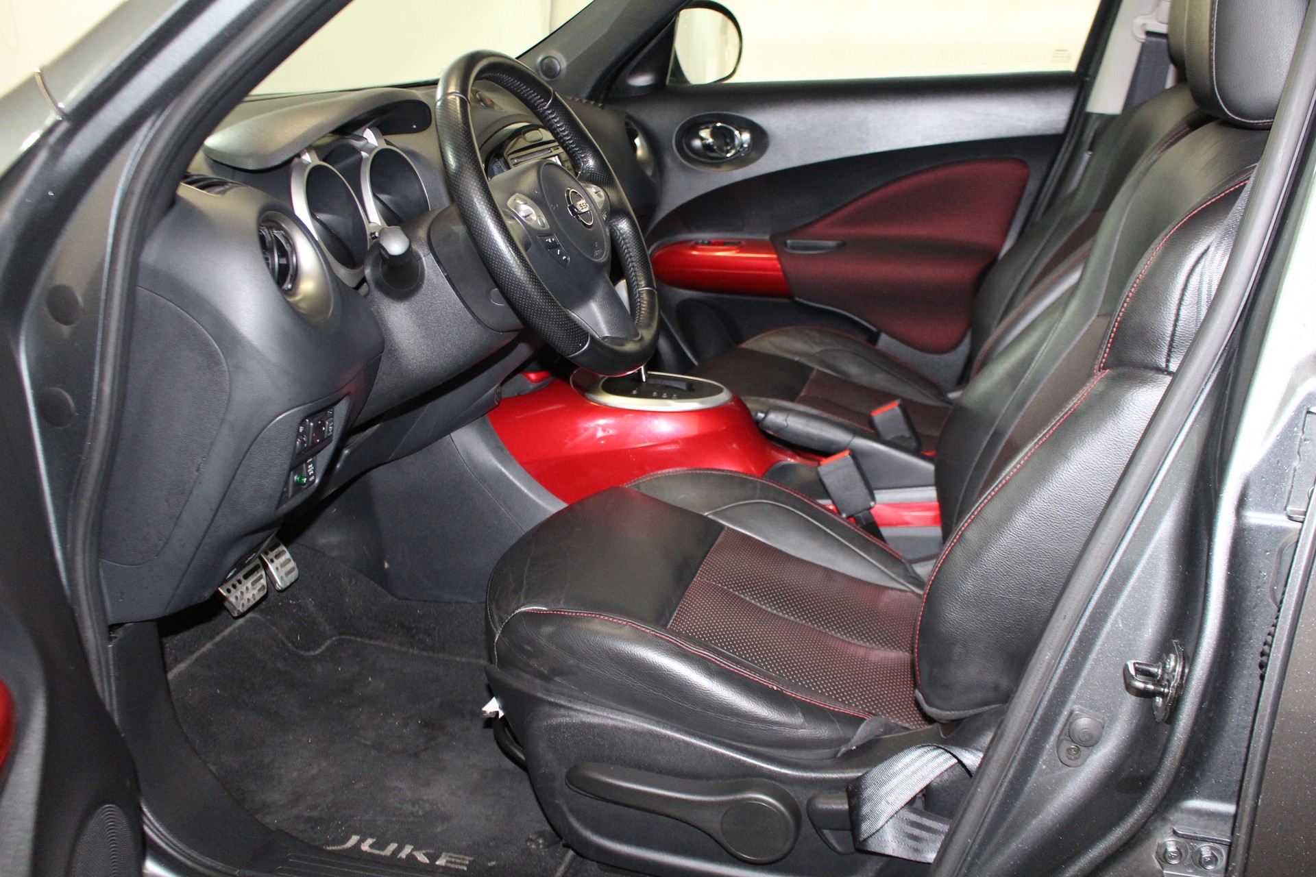 NISSAN Juke 1.6 DIG-T Tekna 4x4-image-6