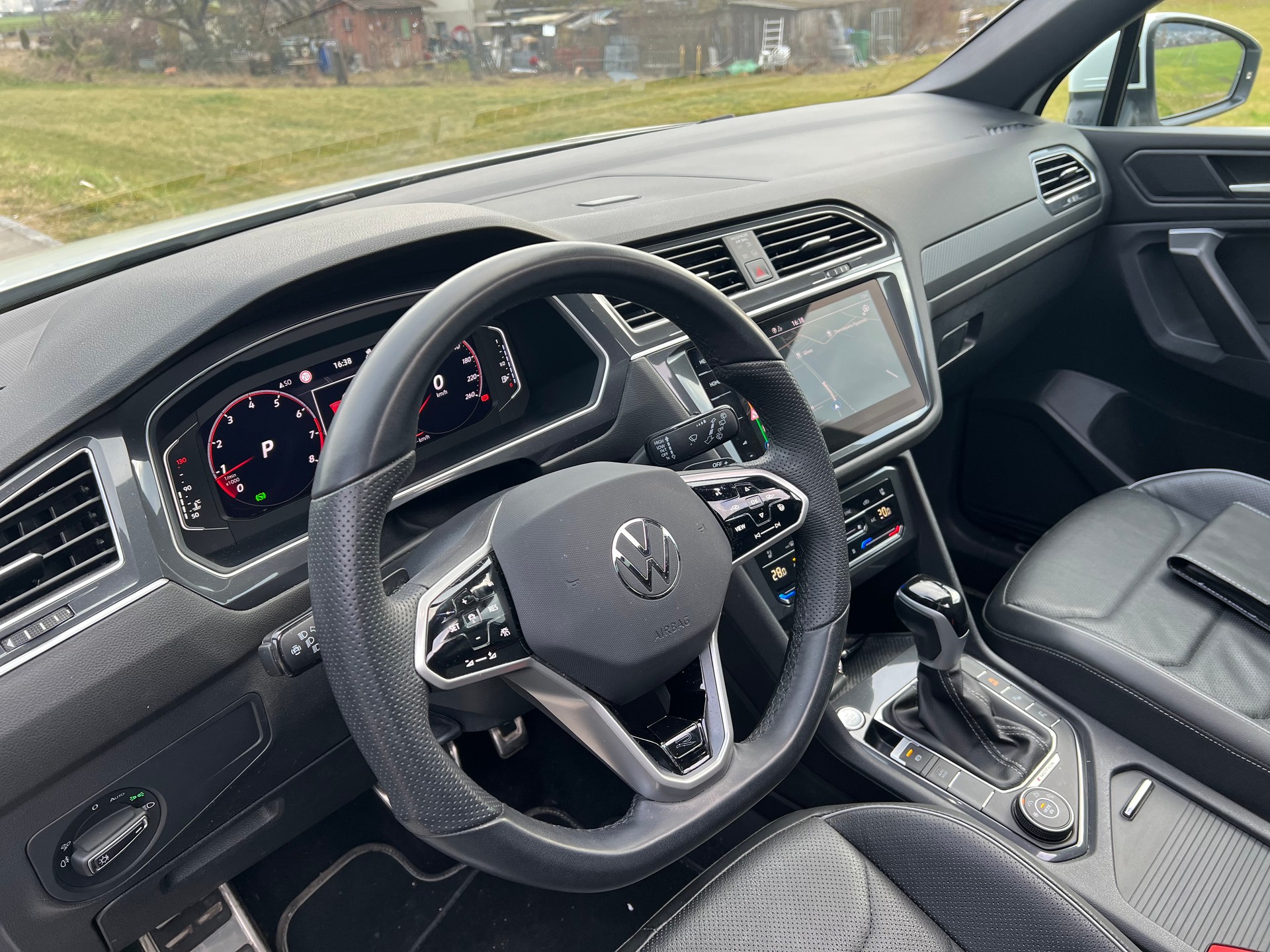 VW Tiguan Allspace 2.0TSI R-Line 4Motion DSG-image-21