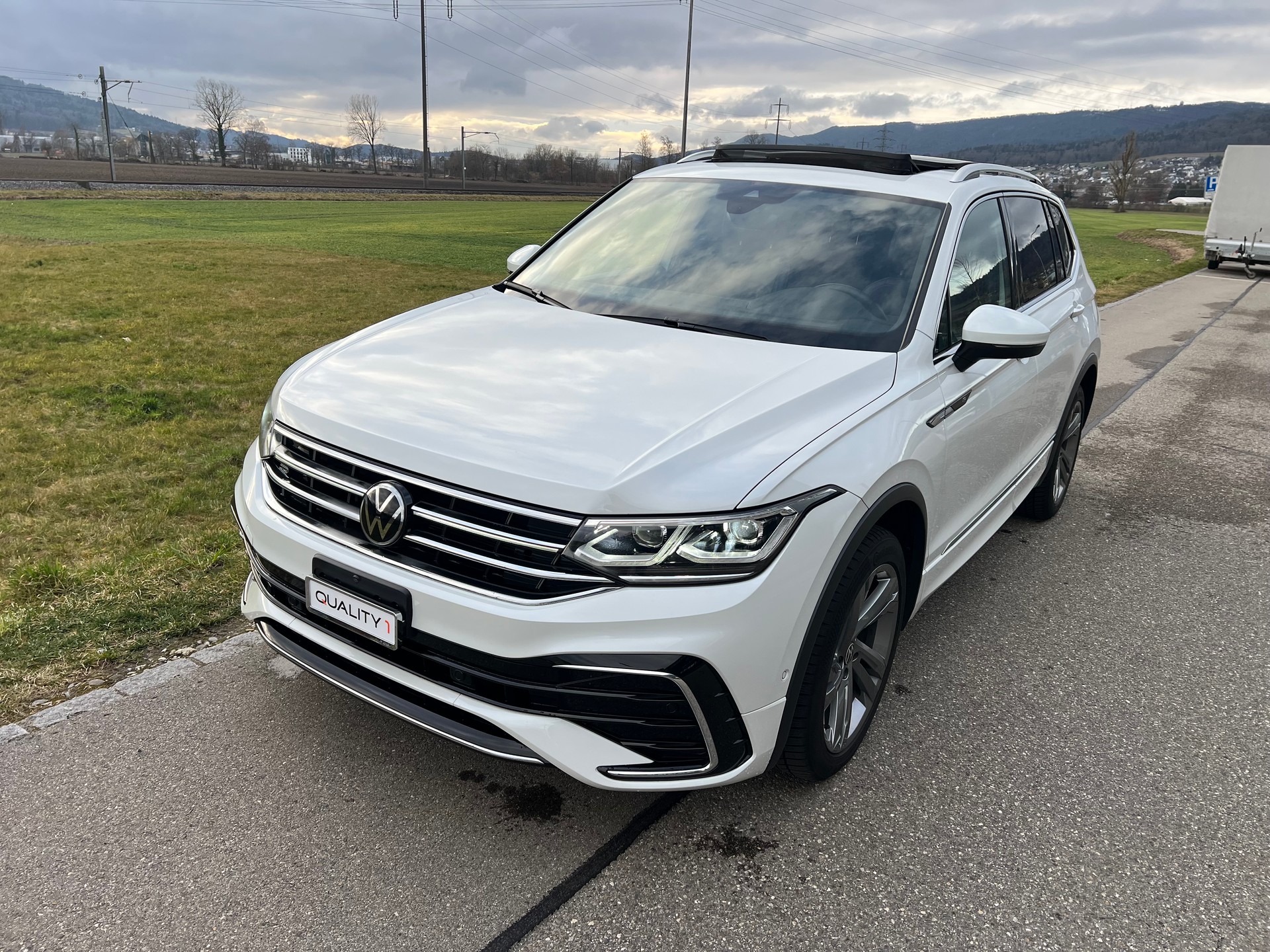 VW Tiguan Allspace 2.0TSI R-Line 4Motion DSG-showroom-element-2