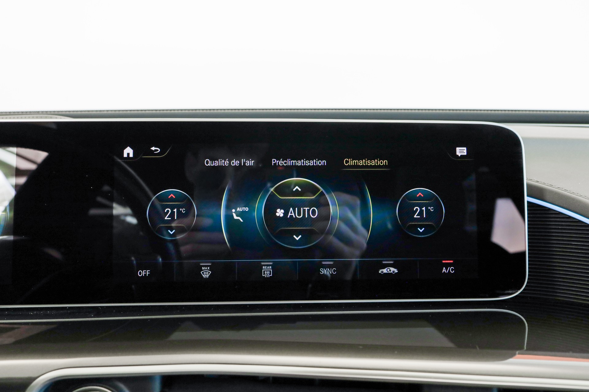 MERCEDES-BENZ EQC 400 AMG Line 4Matic-image-19
