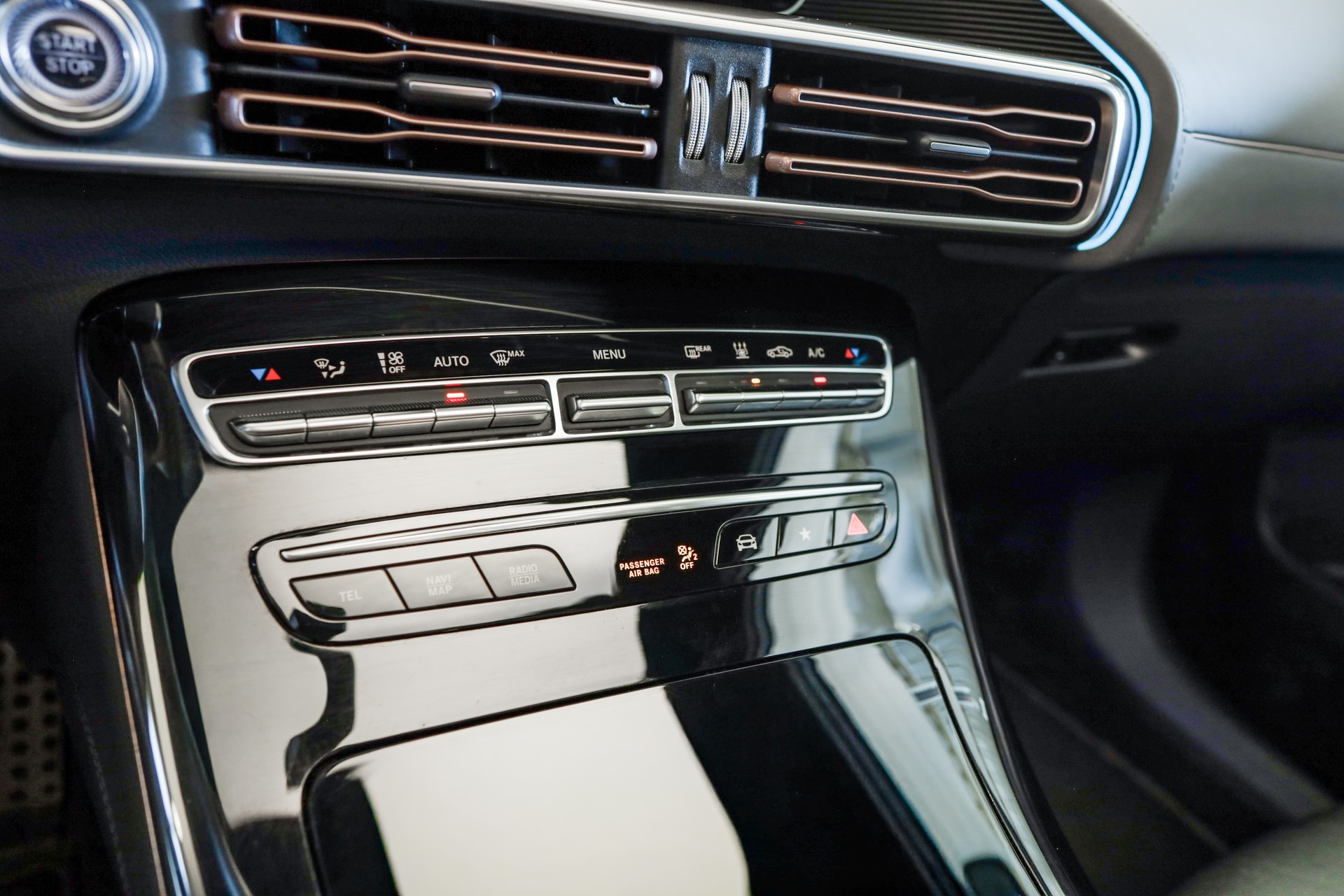 MERCEDES-BENZ EQC 400 AMG Line 4Matic-image-29