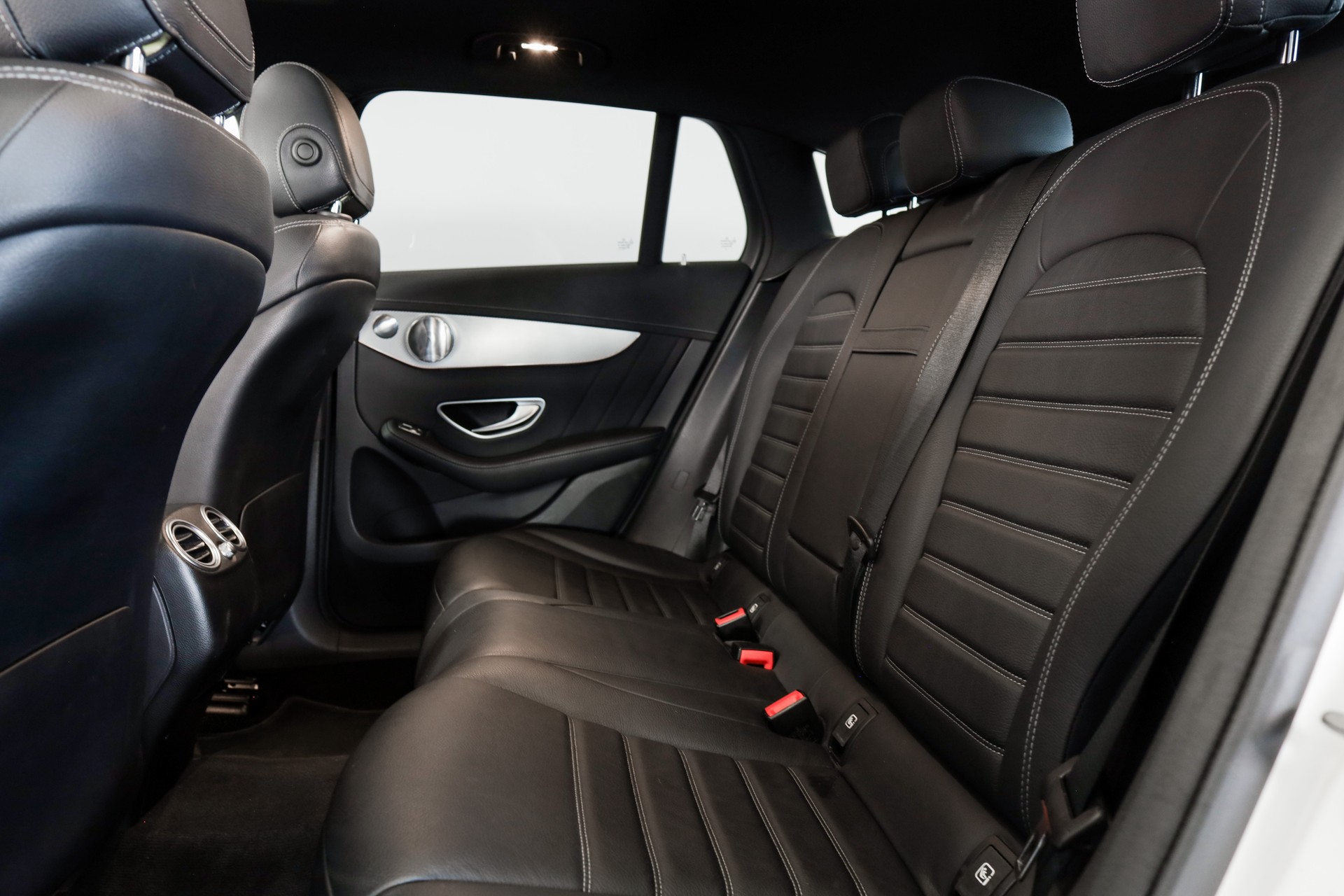 MERCEDES-BENZ EQC 400 AMG Line 4Matic-image-13