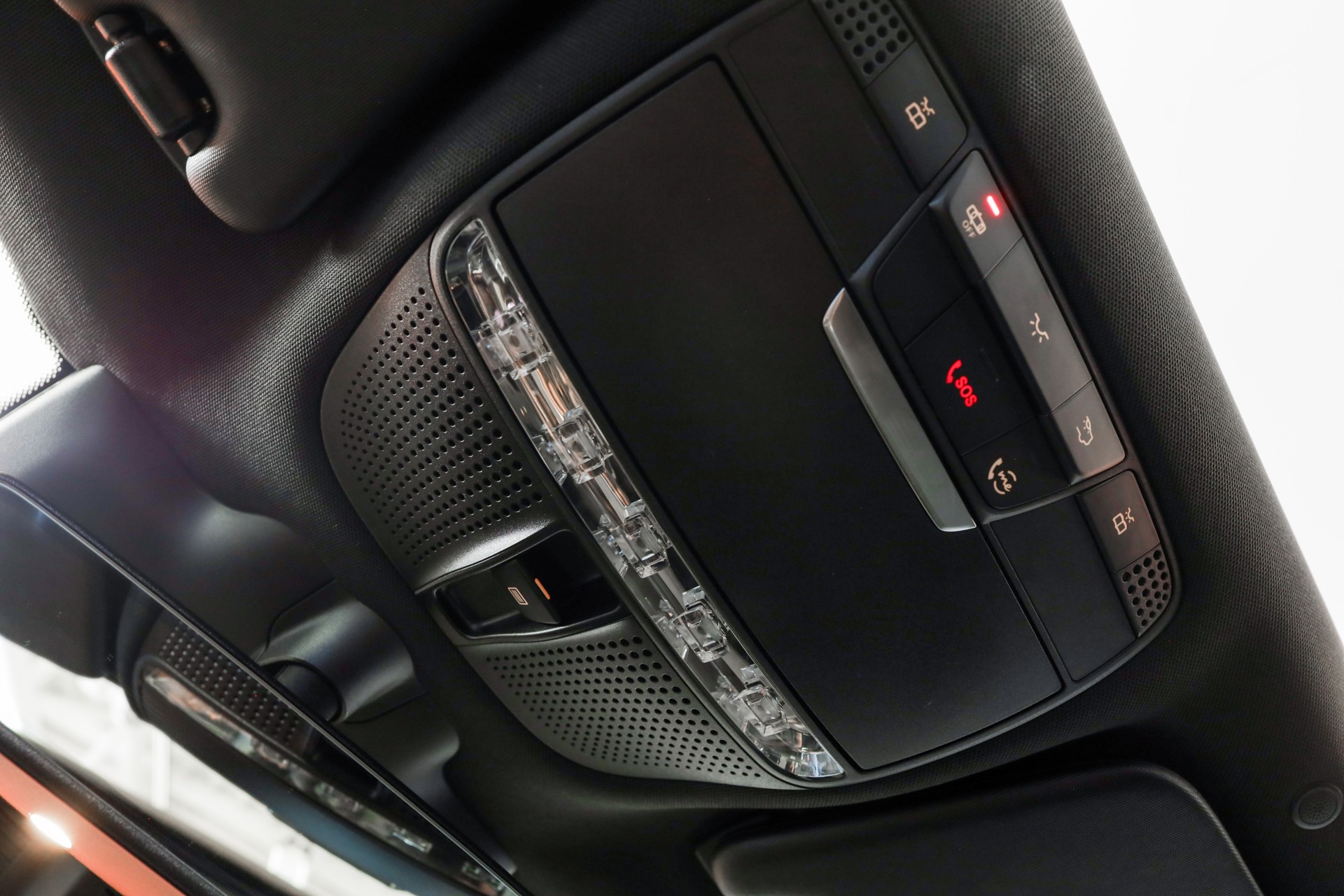 MERCEDES-BENZ EQC 400 AMG Line 4Matic-image-23