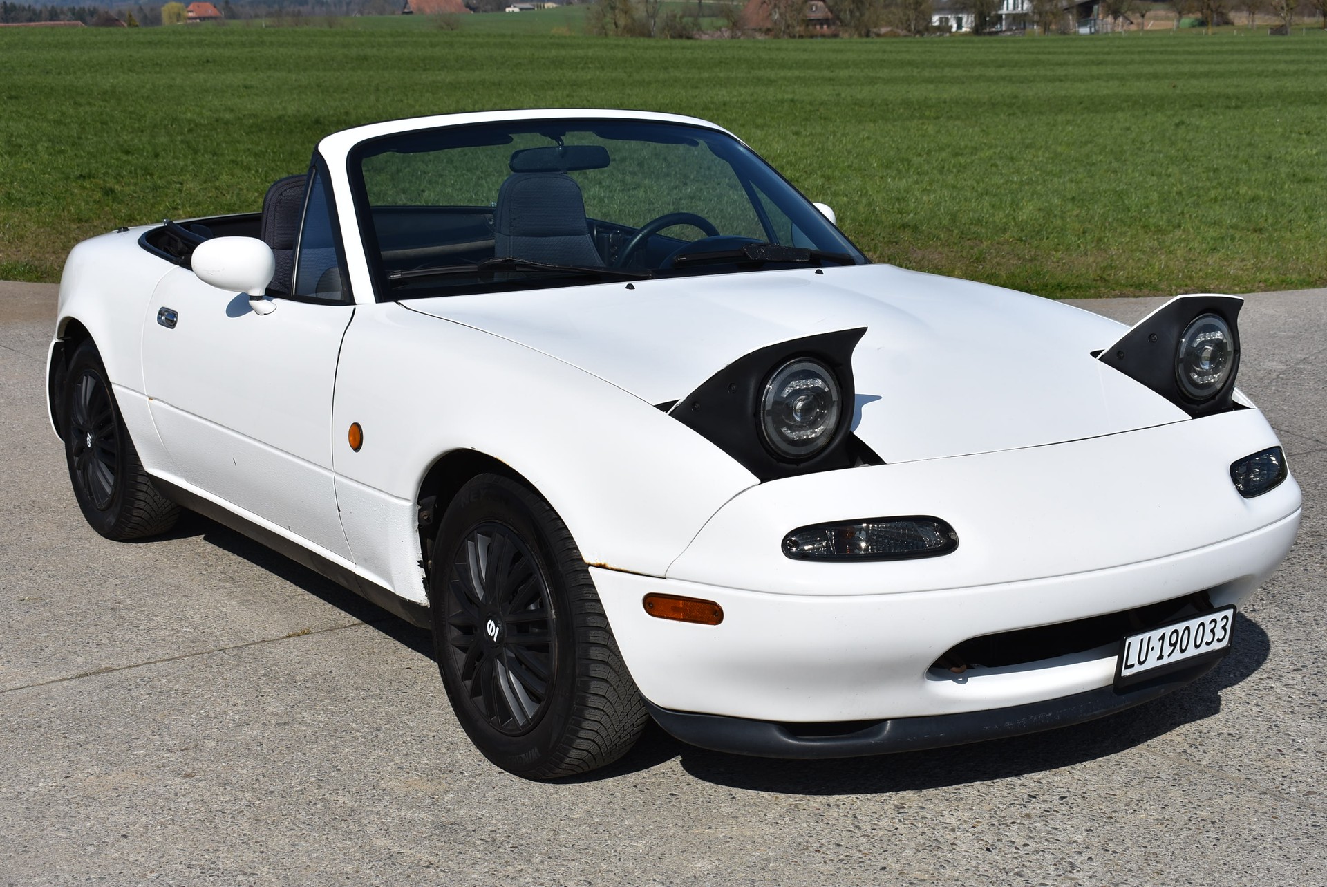 MAZDA MX-5 1.6i-16-showroom-element-2