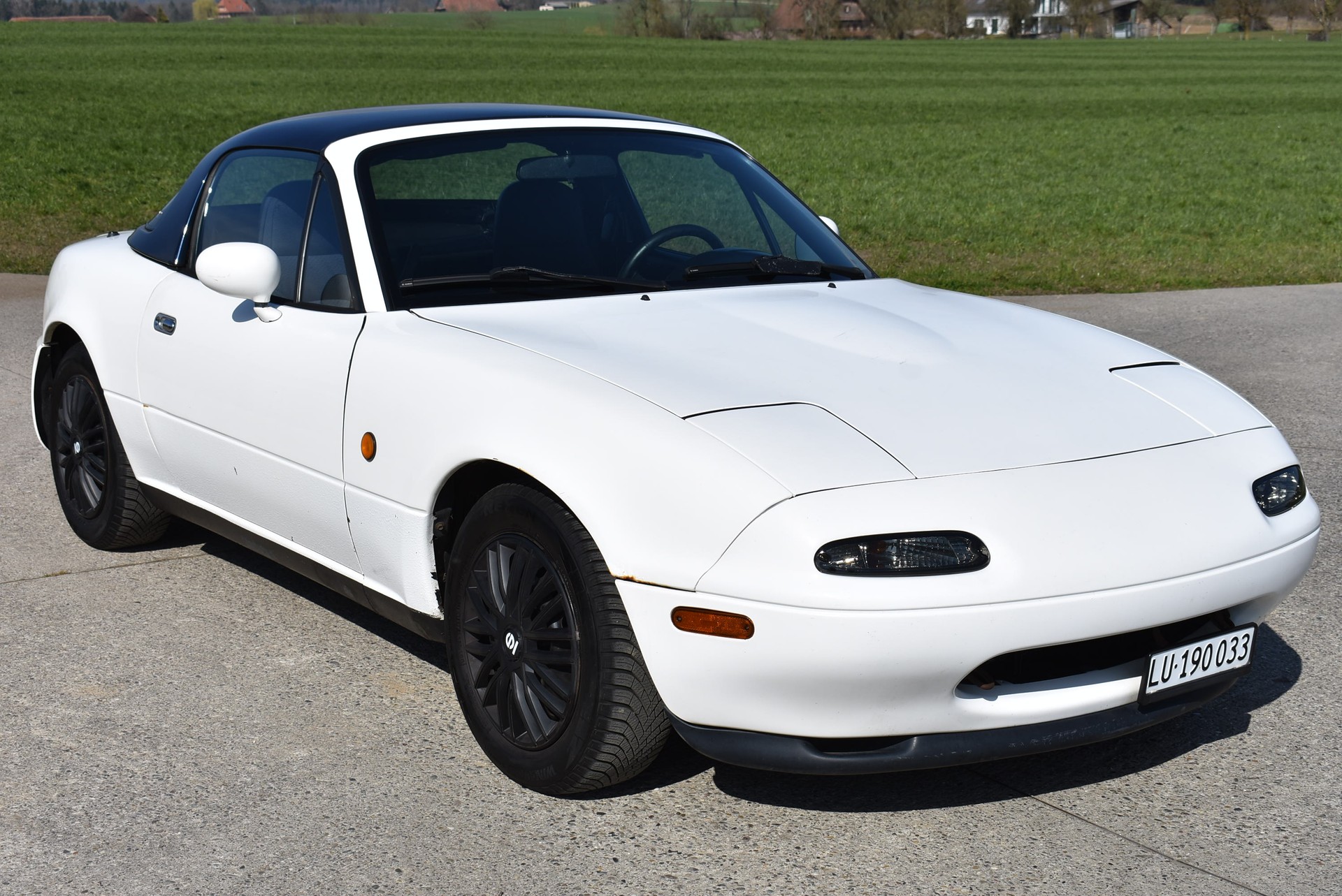 MAZDA MX-5 1.6i-16-image-15