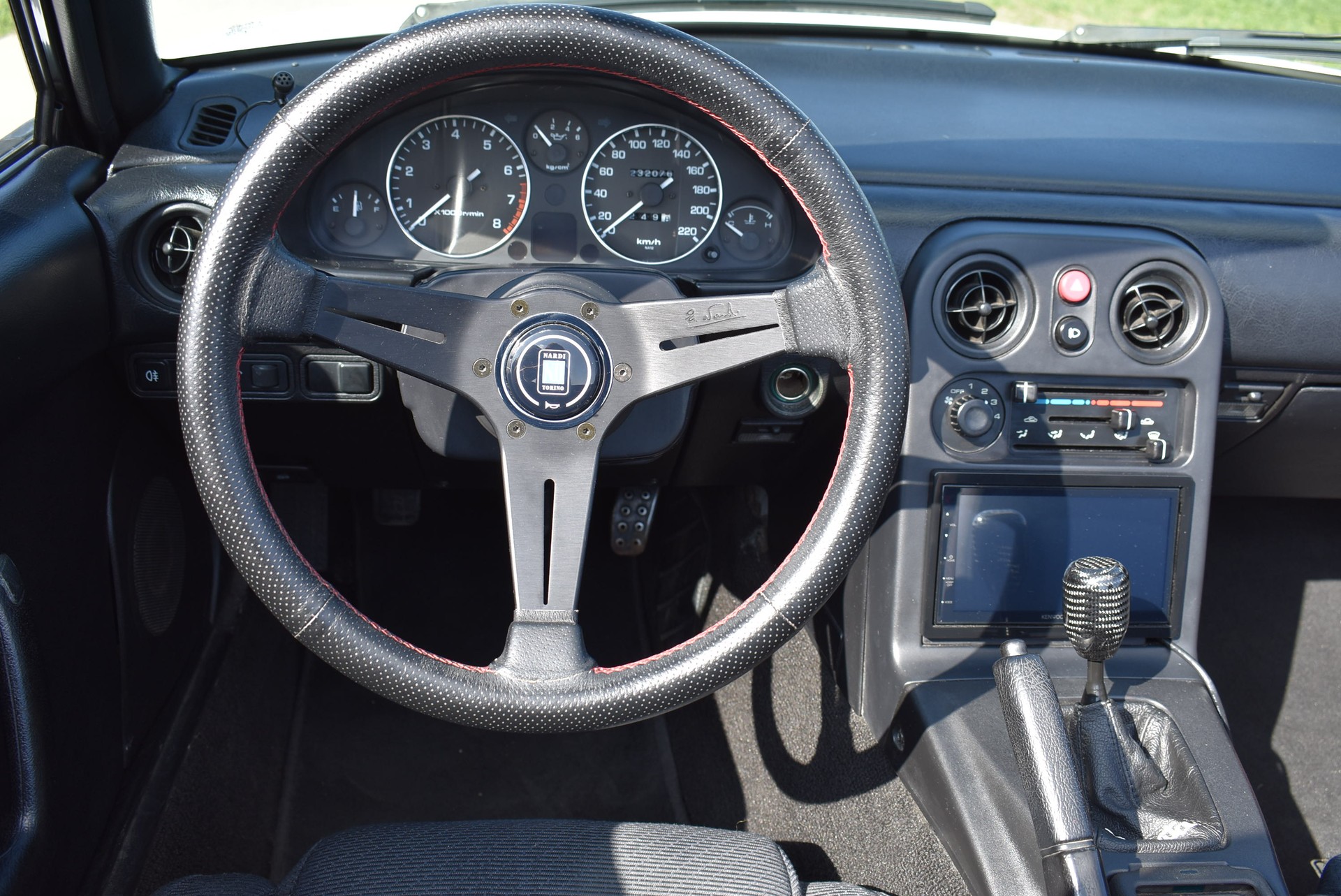 MAZDA MX-5 1.6i-16-image-13