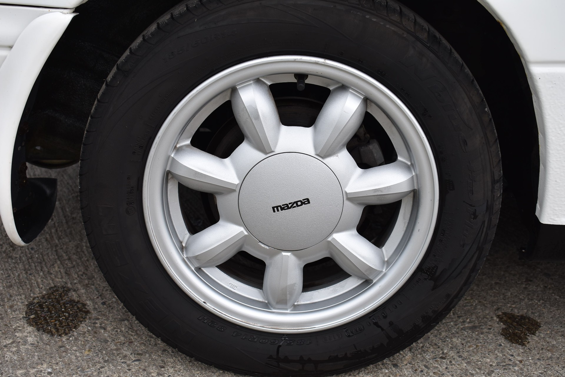 MAZDA MX-5 1.6i-16-image-17