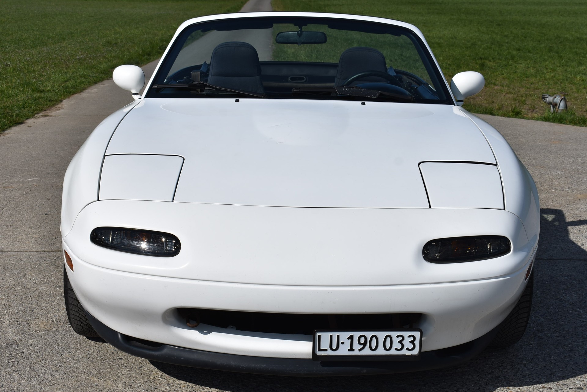 MAZDA MX-5 1.6i-16-image-4