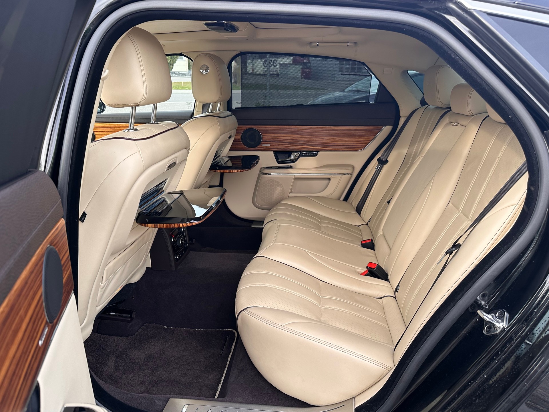 JAGUAR XJ 5.0 V8 S/C Supersport Automatic-image-12