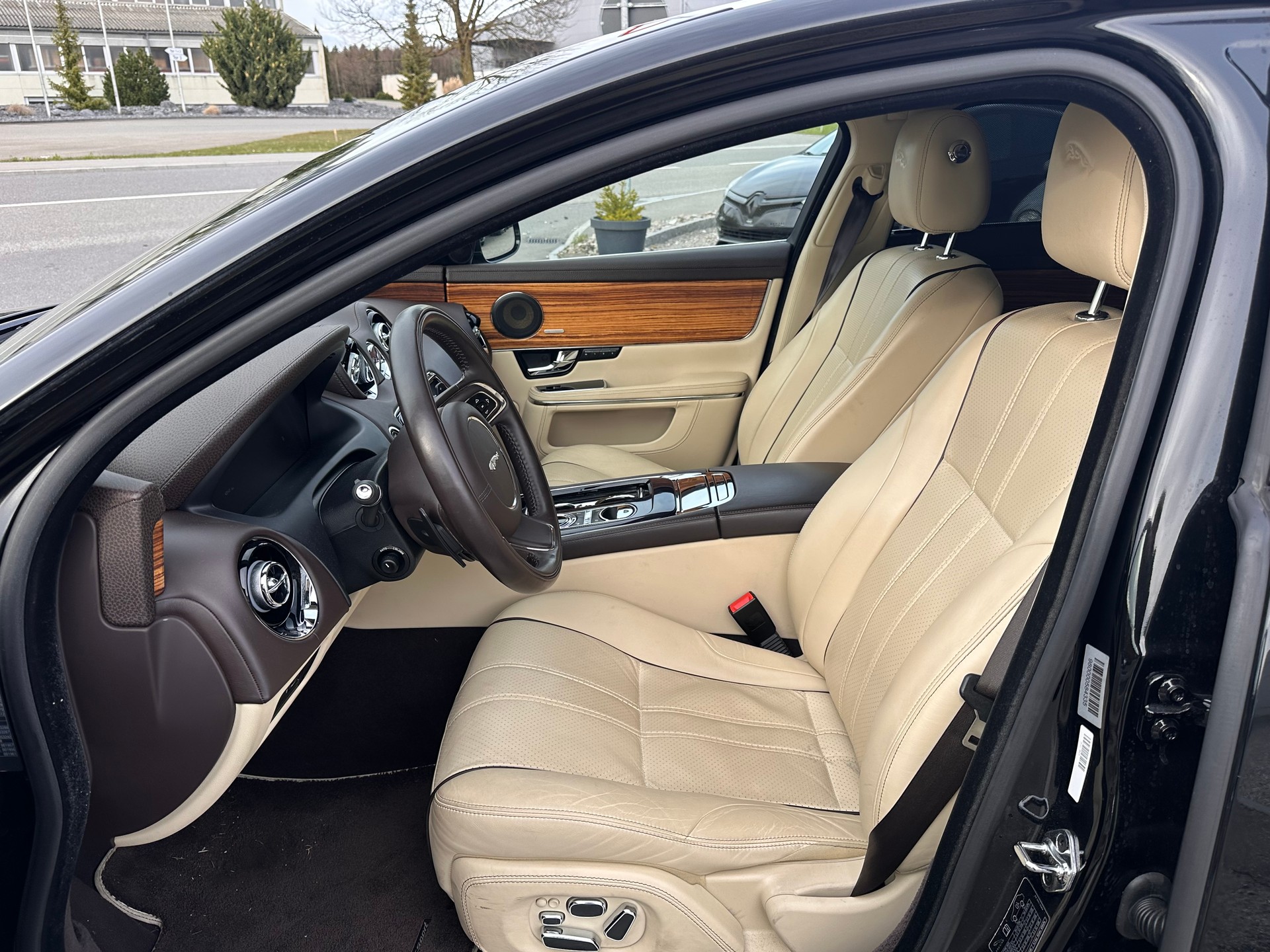 JAGUAR XJ 5.0 V8 S/C Supersport Automatic-image-13